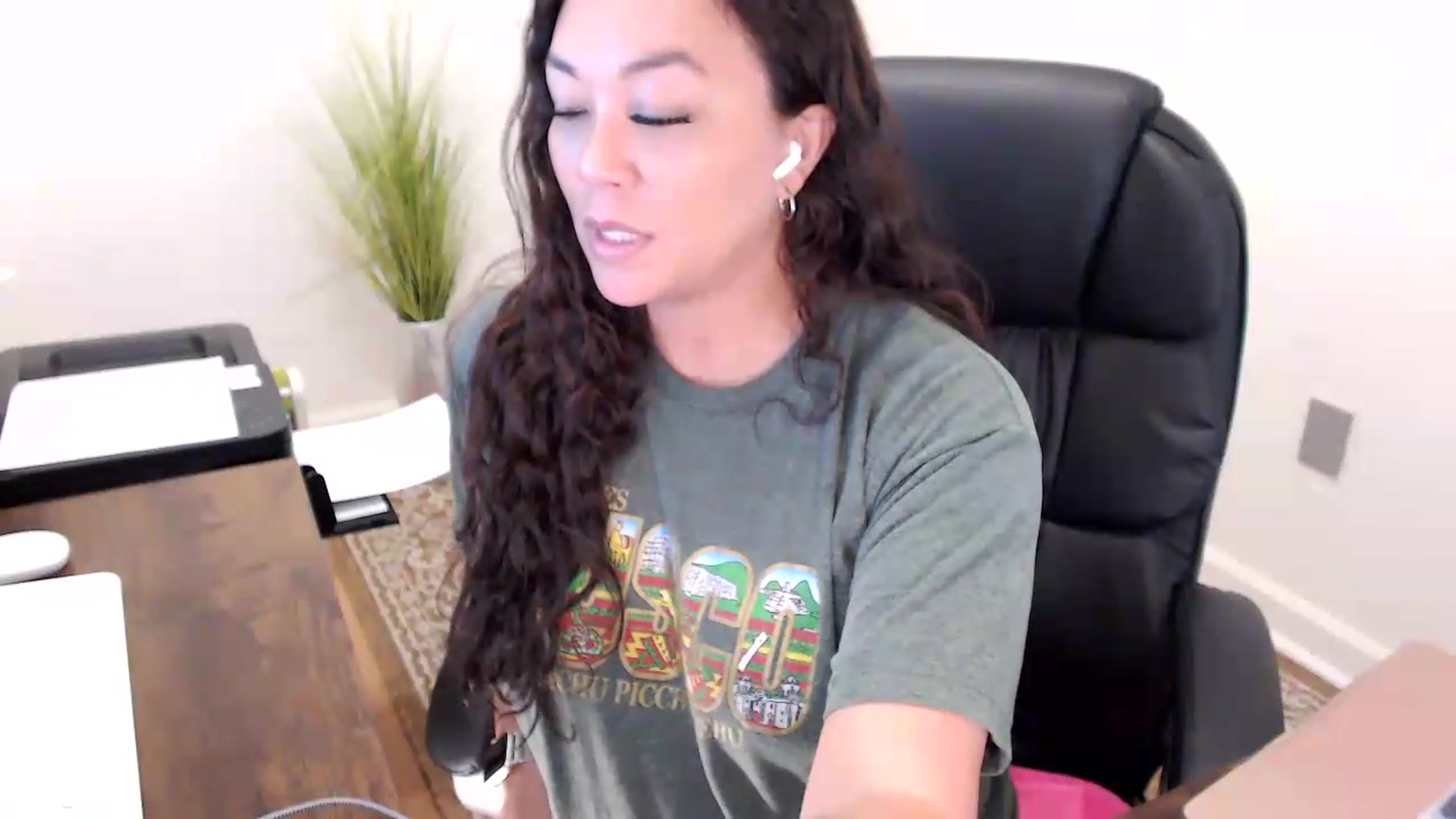 Gallery image thumbnail from MickaylaStar's myfreecams stream on, 05/29/2026, 16:18 image 13 of 20