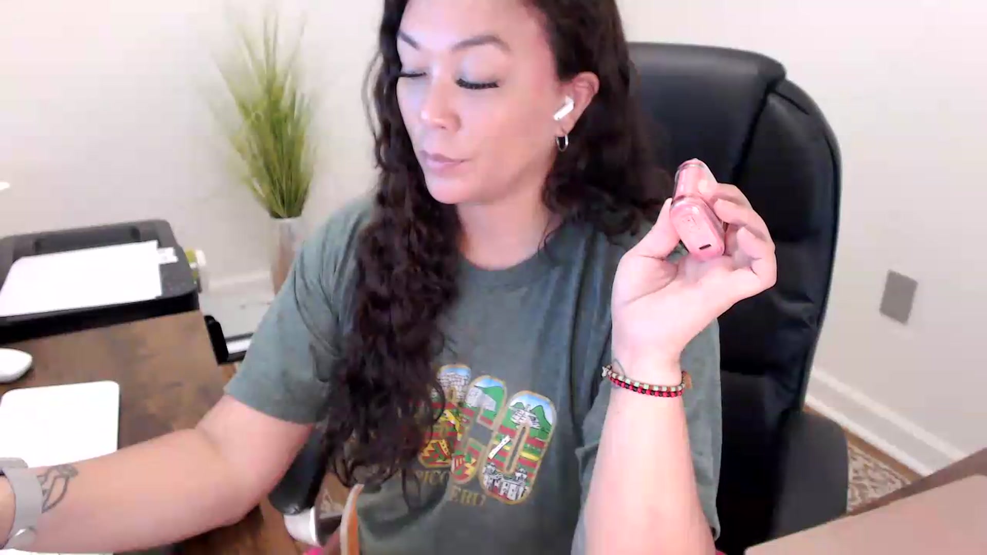 Gallery image thumbnail from MickaylaStar's myfreecams stream on, 05/29/2026, 17:33 image 9 of 20