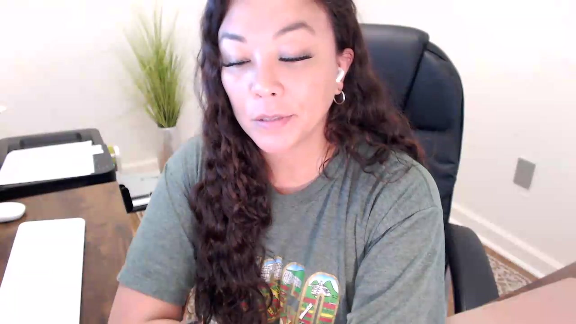 Gallery image thumbnail from MickaylaStar's myfreecams stream on, 05/29/2026, 17:33 image 20 of 20