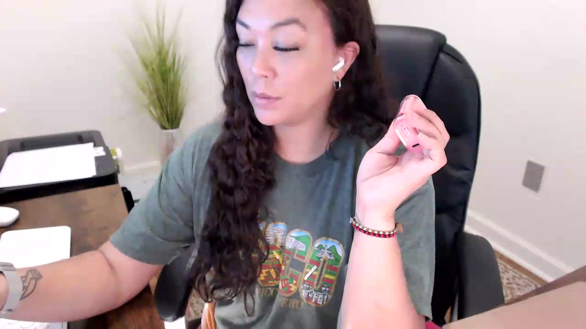 Gallery image thumbnail from MickaylaStar's myfreecams stream on, 05/29/2026, 17:33 image 7 of 20