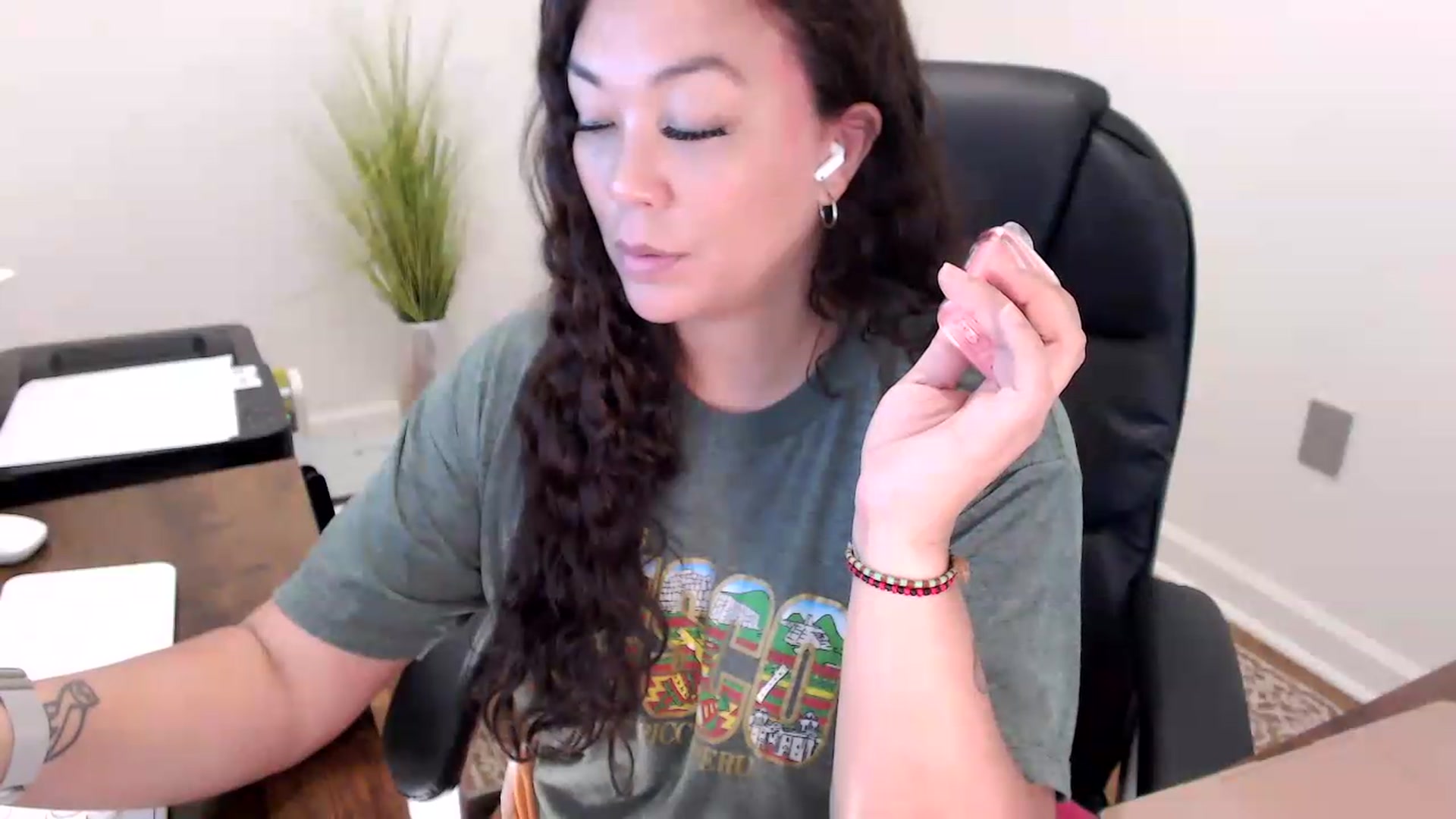 Gallery image thumbnail from MickaylaStar's myfreecams stream on, 05/29/2026, 17:33 image 6 of 20