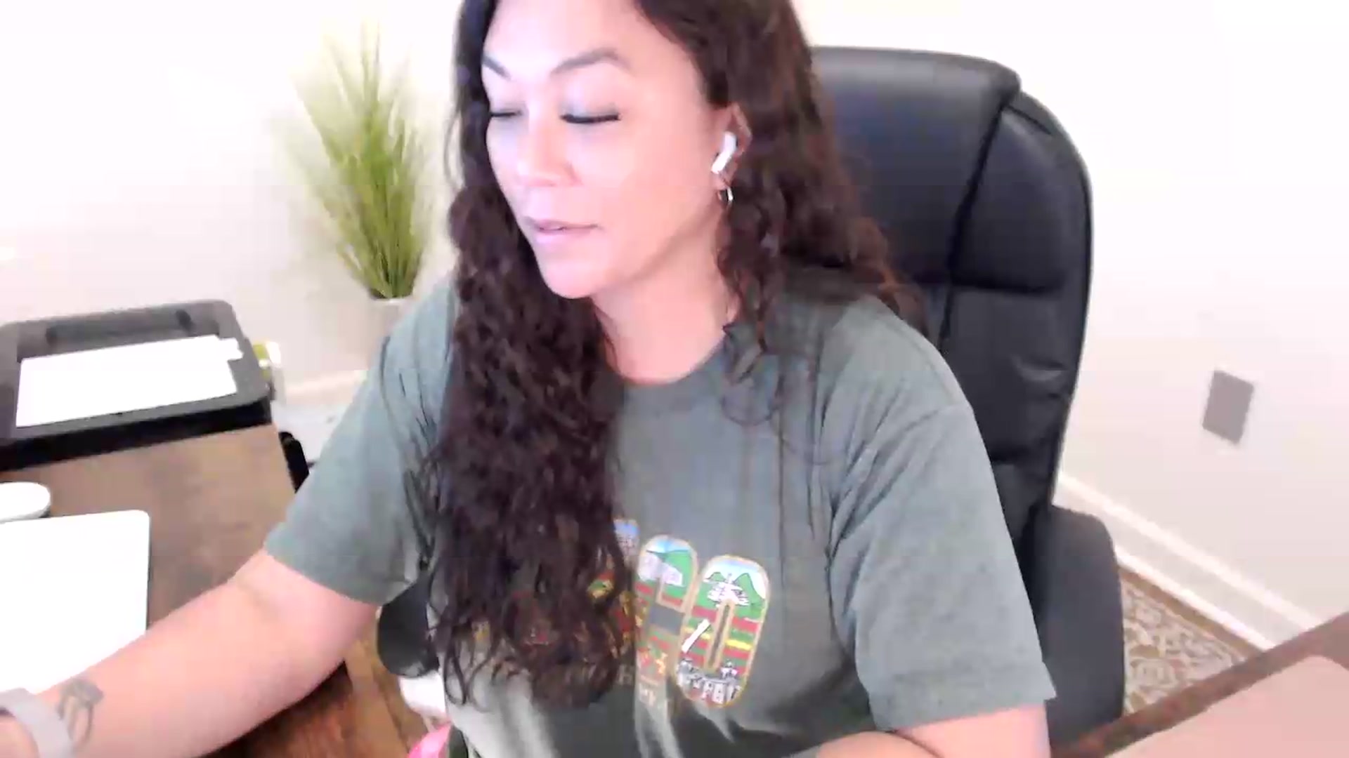 Gallery image thumbnail from MickaylaStar's myfreecams stream on, 05/29/2026, 18:26 image 9 of 20