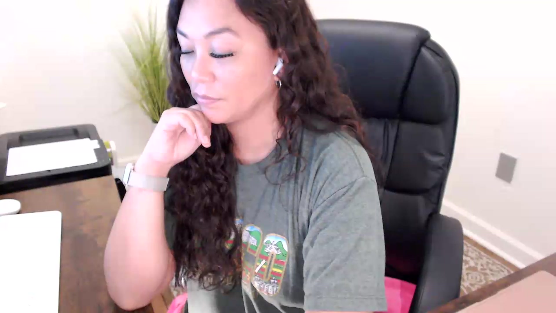 Gallery image thumbnail from MickaylaStar's myfreecams stream on, 05/29/2026, 18:26 image 16 of 20