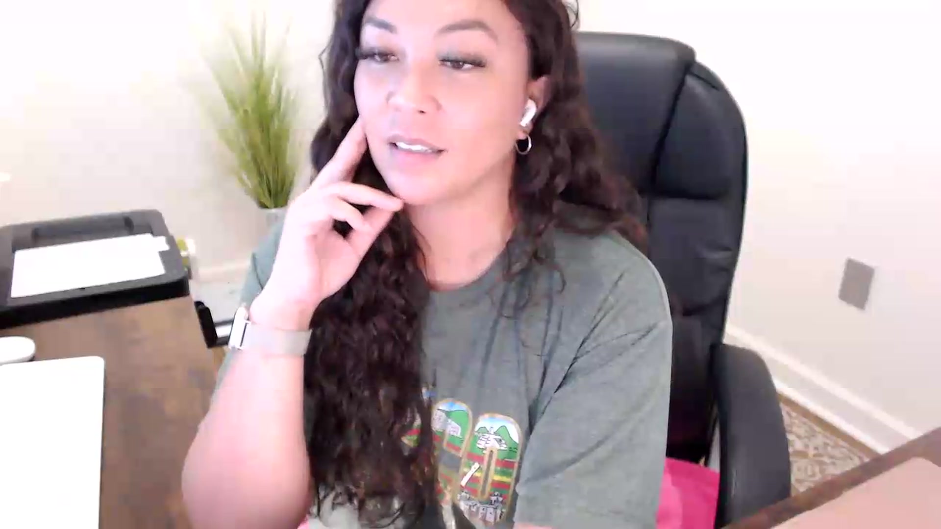 Gallery image thumbnail from MickaylaStar's myfreecams stream on, 05/29/2026, 18:26 image 12 of 20