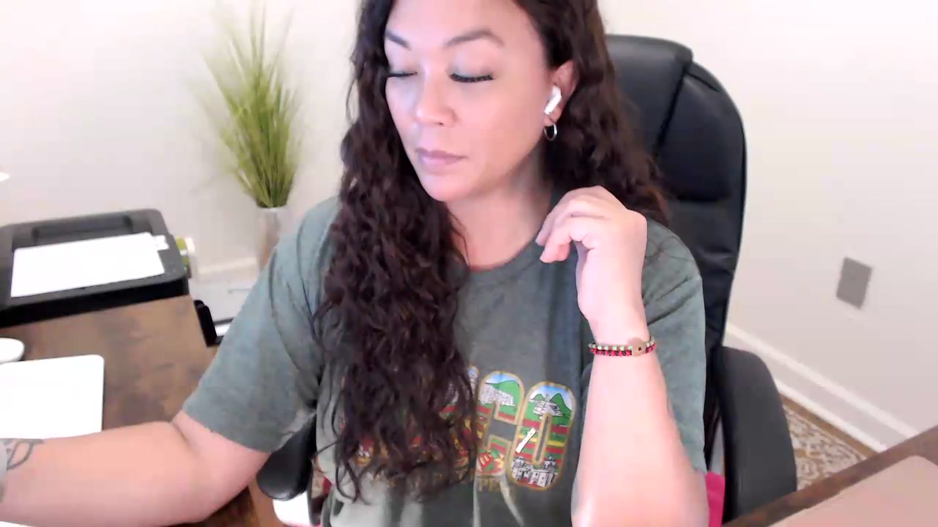 Gallery image thumbnail from MickaylaStar's myfreecams stream on, 05/29/2026, 18:26 image 4 of 20