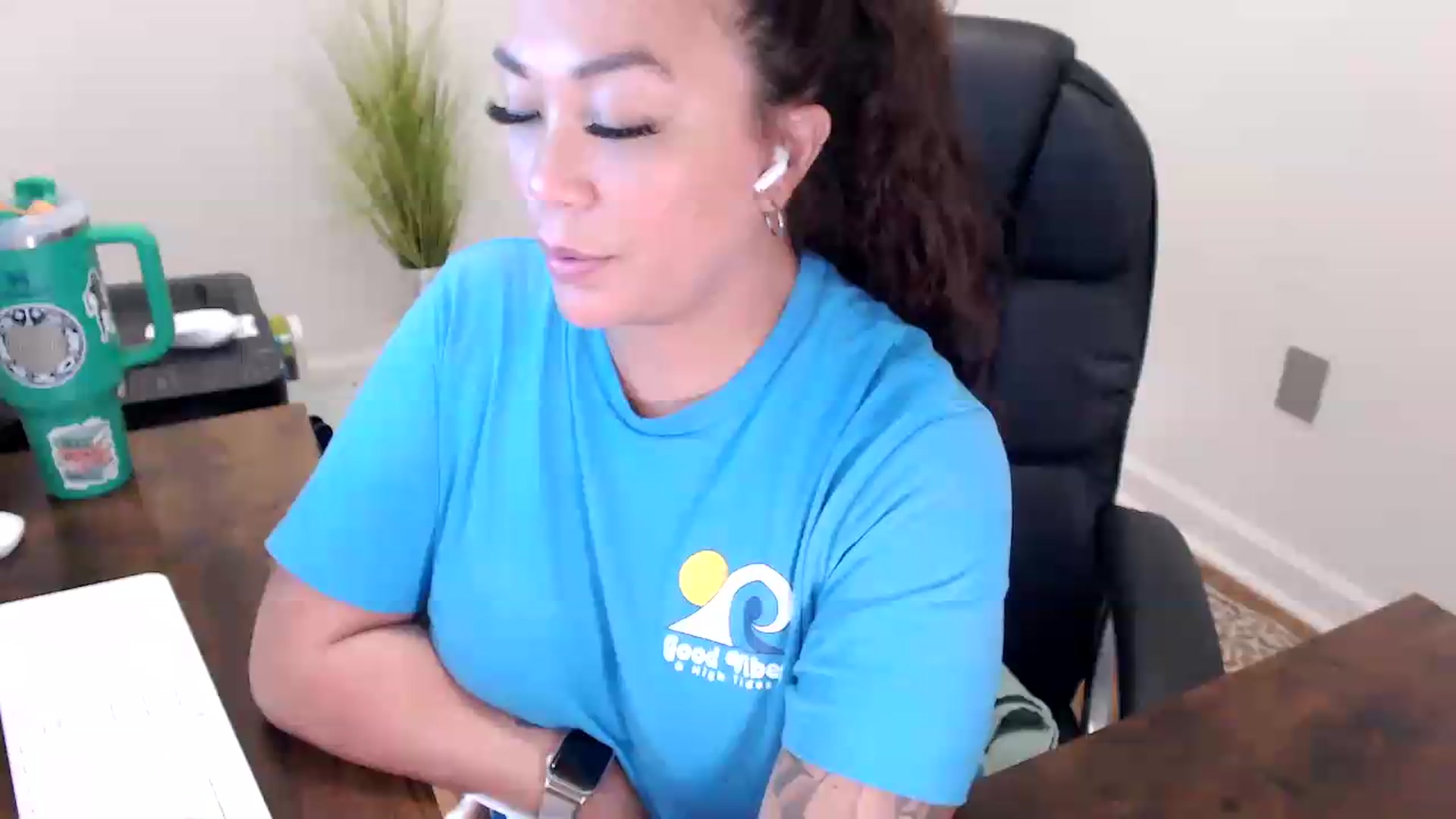 Gallery image thumbnail from MickaylaStar's myfreecams stream on, 06/01/2026, 18:52 image 4 of 20