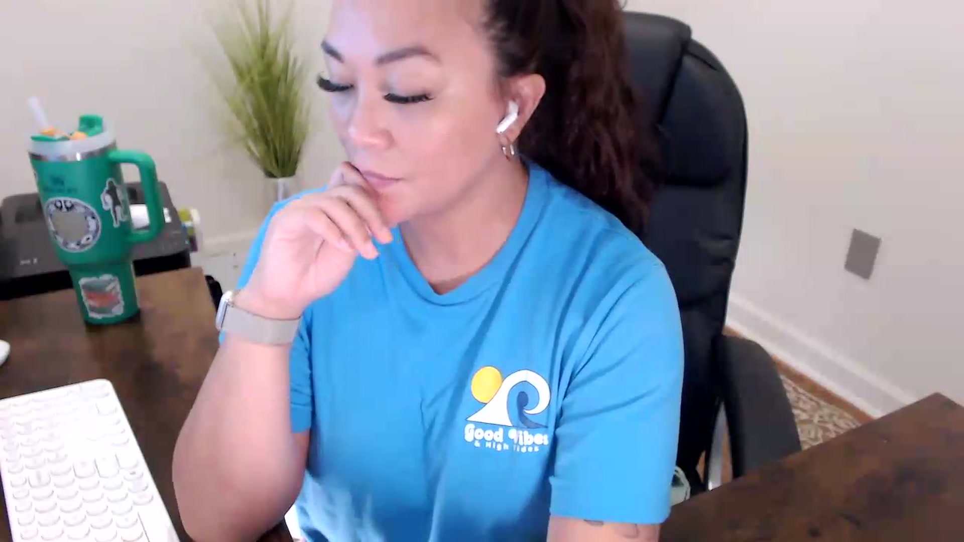 Gallery image thumbnail from MickaylaStar's myfreecams stream on, 06/01/2026, 18:52 image 13 of 20