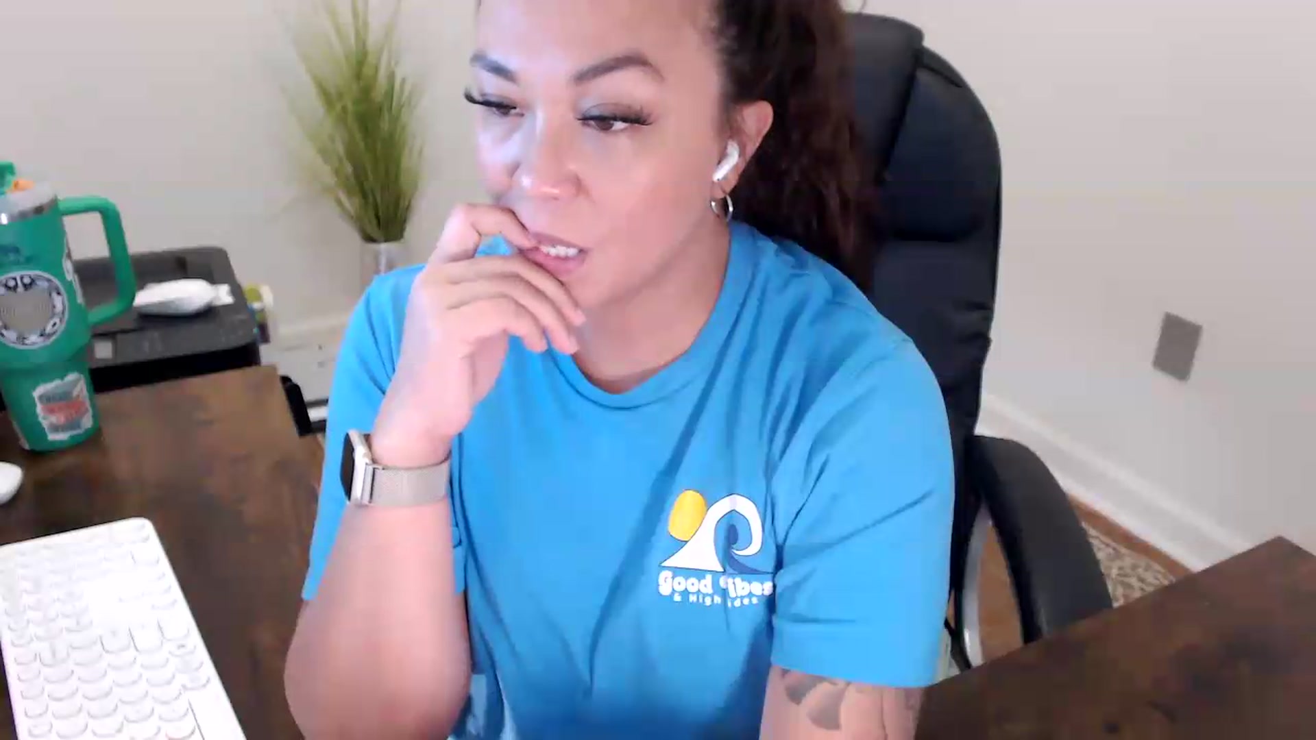 Gallery image thumbnail from MickaylaStar's myfreecams stream on, 06/01/2026, 18:52 image 8 of 20