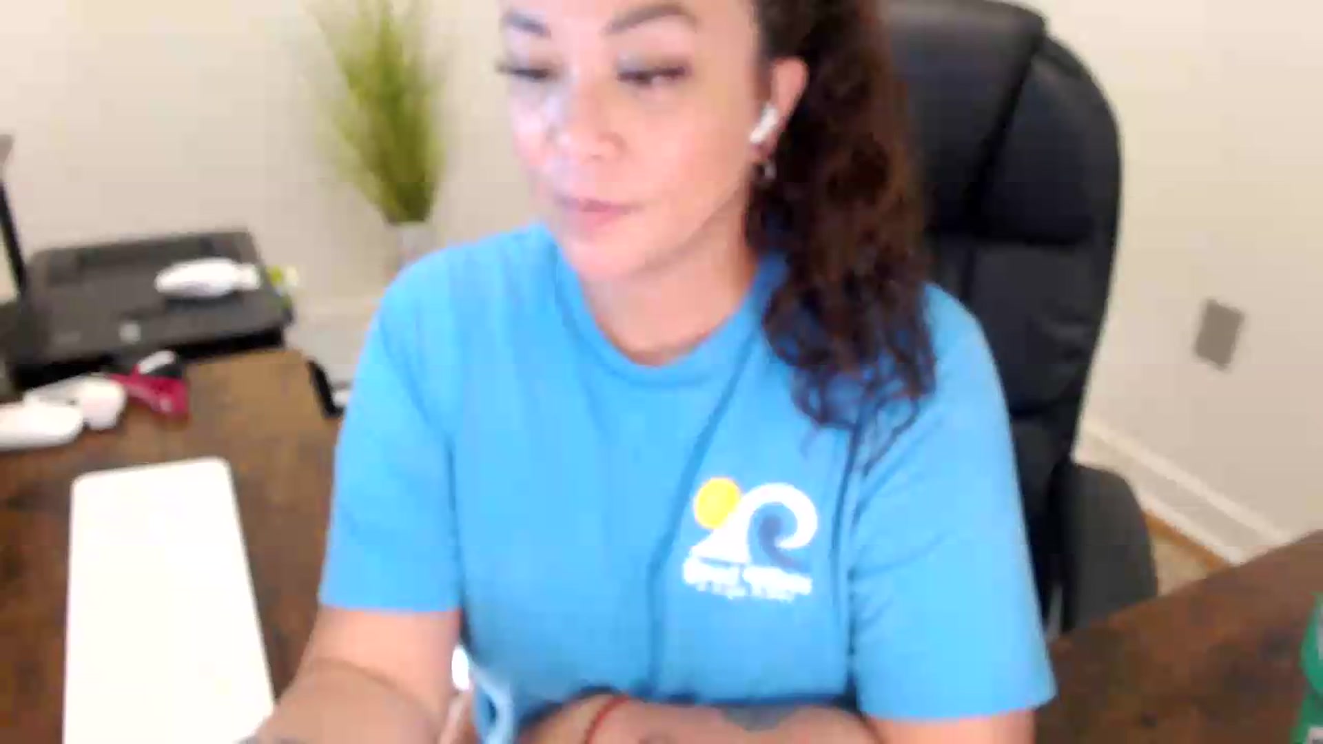 Gallery image thumbnail from MickaylaStar's myfreecams stream on, 06/01/2026, 19:34 image 2 of 20