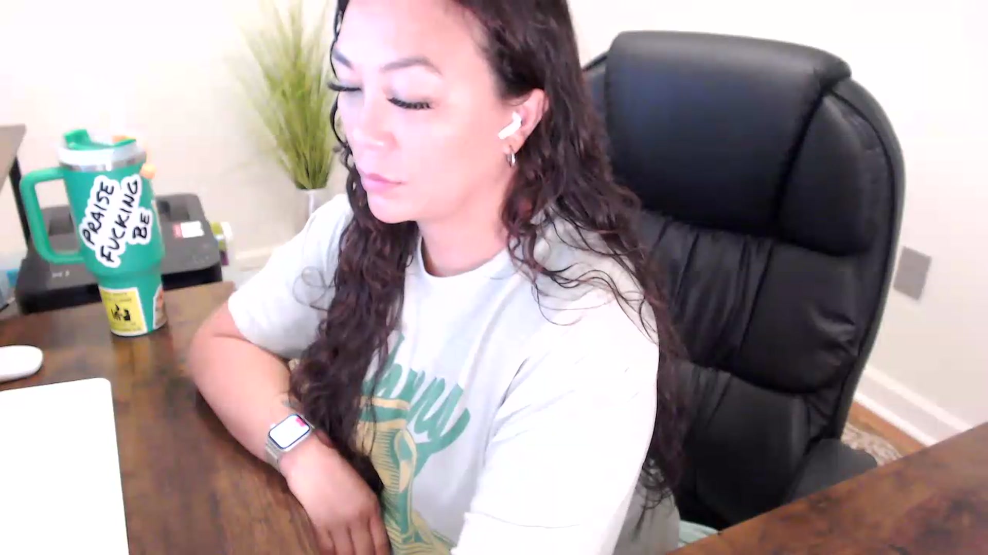 Gallery image thumbnail from MickaylaStar's myfreecams stream on, 06/02/2026, 15:07 image 11 of 20