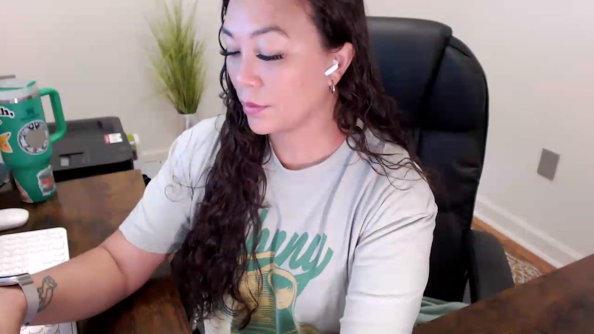 Gallery image thumbnail from MickaylaStar's myfreecams stream on, 06/02/2026, 15:07 image 3 of 20