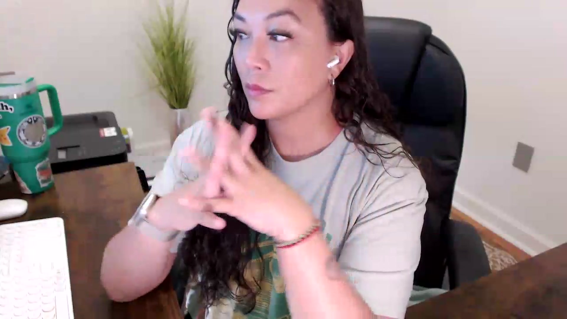Gallery image thumbnail from MickaylaStar's myfreecams stream on, 06/02/2026, 15:07 image 2 of 20