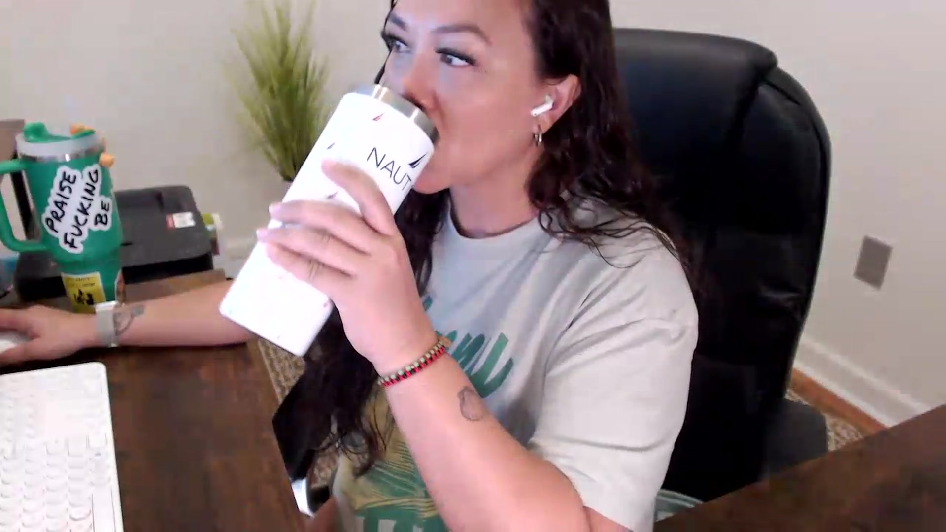 Gallery image thumbnail from MickaylaStar's myfreecams stream on, 06/02/2026, 15:07 image 7 of 20