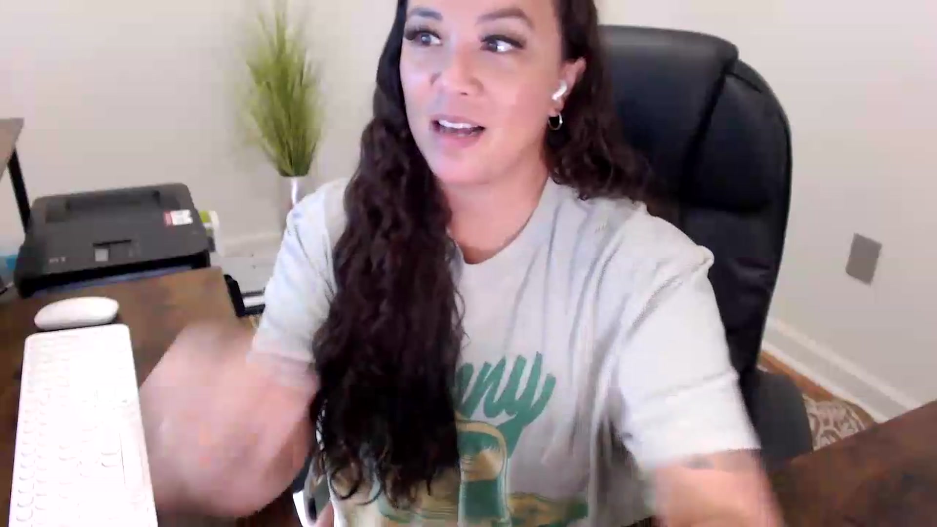 Gallery image thumbnail from MickaylaStar's myfreecams stream on, 06/02/2026, 16:38 image 18 of 20