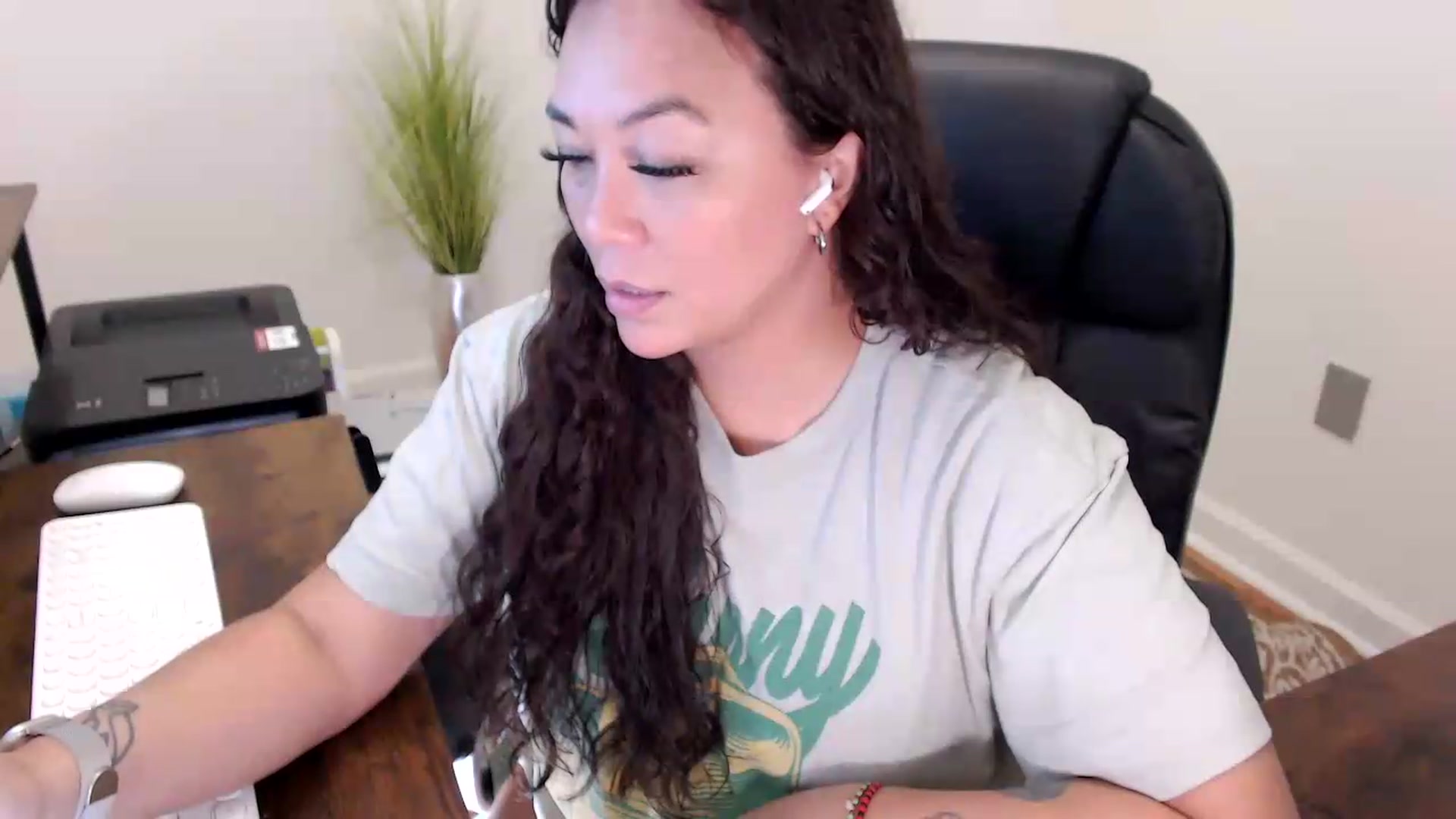 Gallery image thumbnail from MickaylaStar's myfreecams stream on, 06/02/2026, 16:38 image 9 of 20