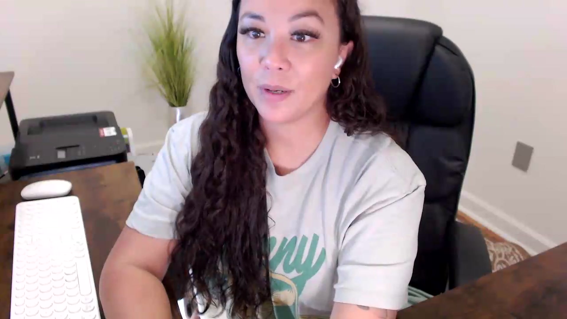 Gallery image thumbnail from MickaylaStar's myfreecams stream on, 06/02/2026, 16:38 image 12 of 20