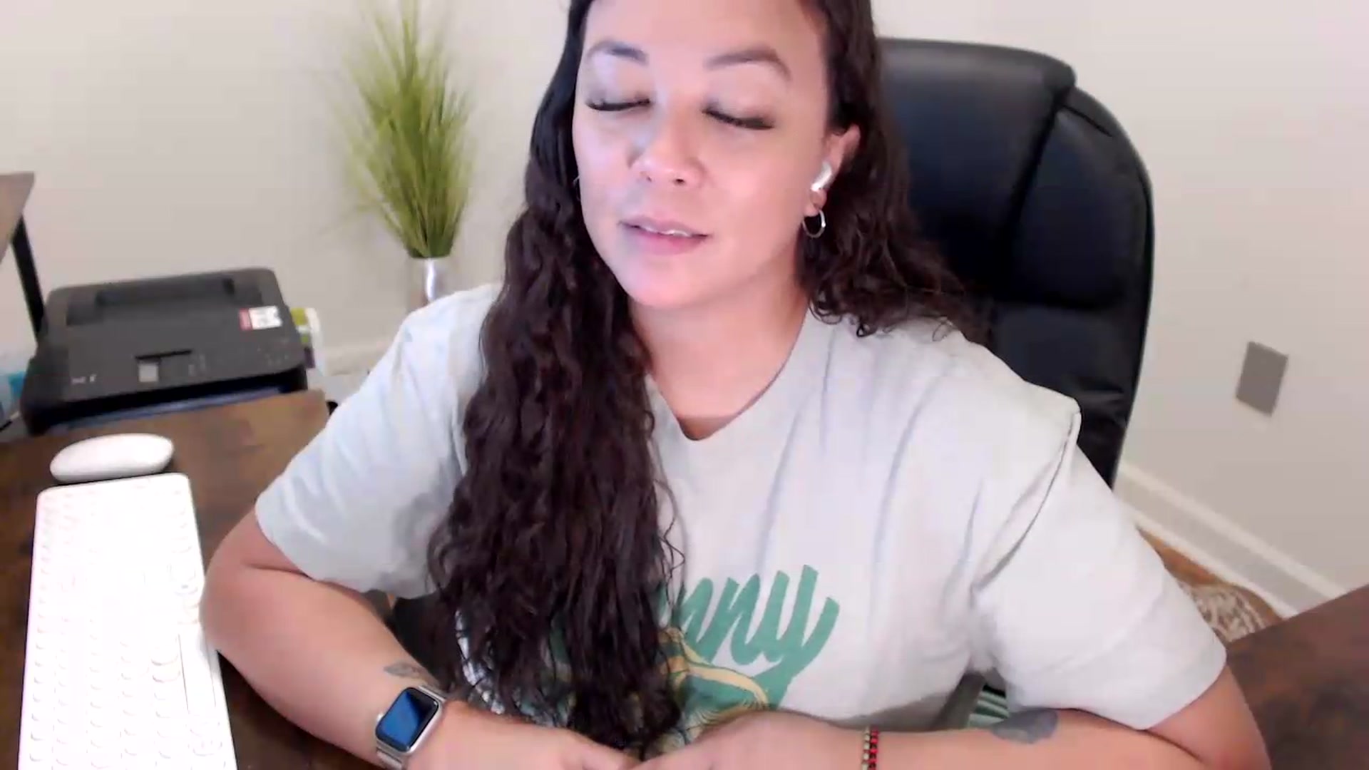 Gallery image thumbnail from MickaylaStar's myfreecams stream on, 06/02/2026, 16:38 image 15 of 20