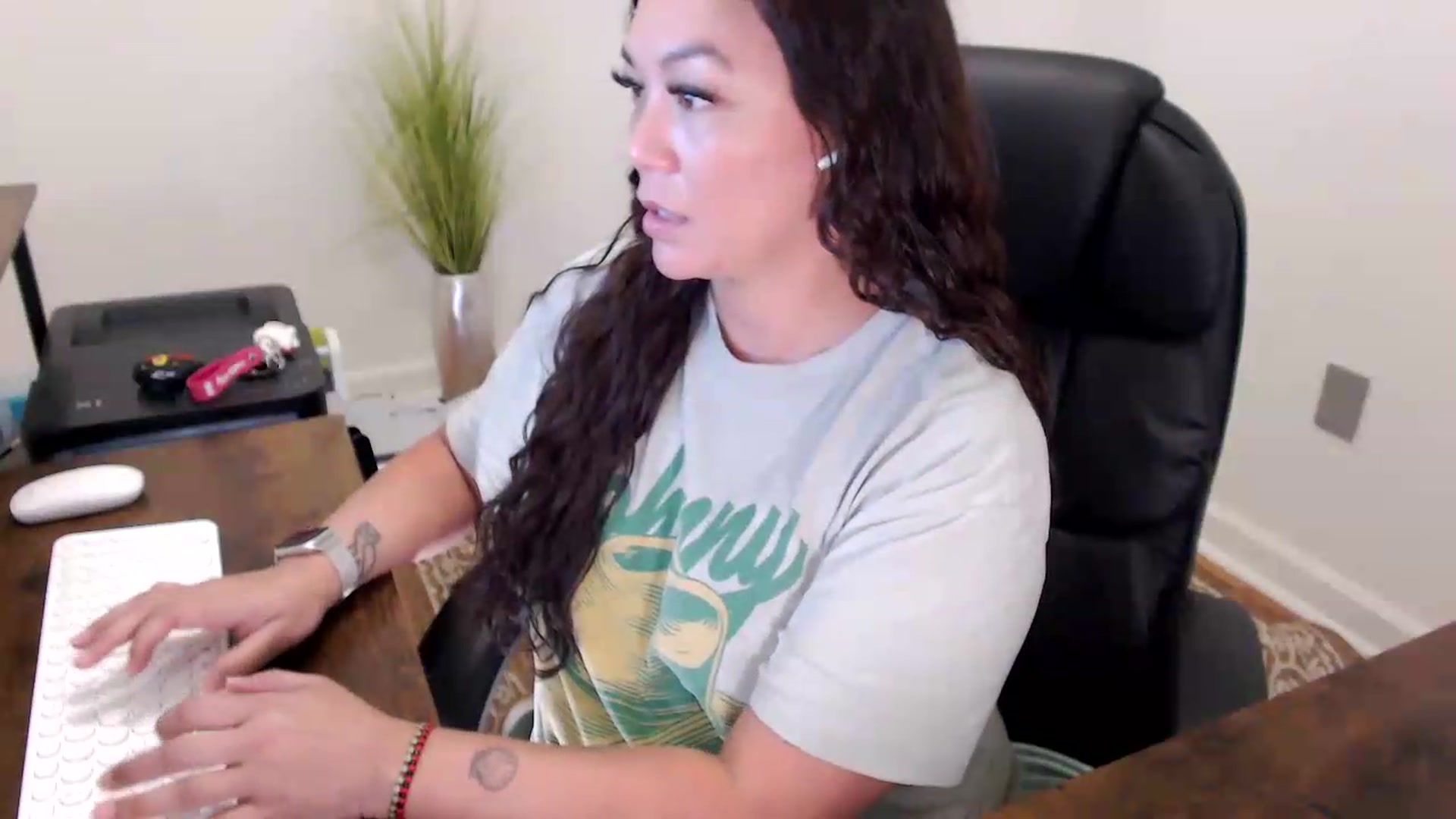 Gallery image thumbnail from MickaylaStar's myfreecams stream on, 06/02/2026, 17:07 image 19 of 20