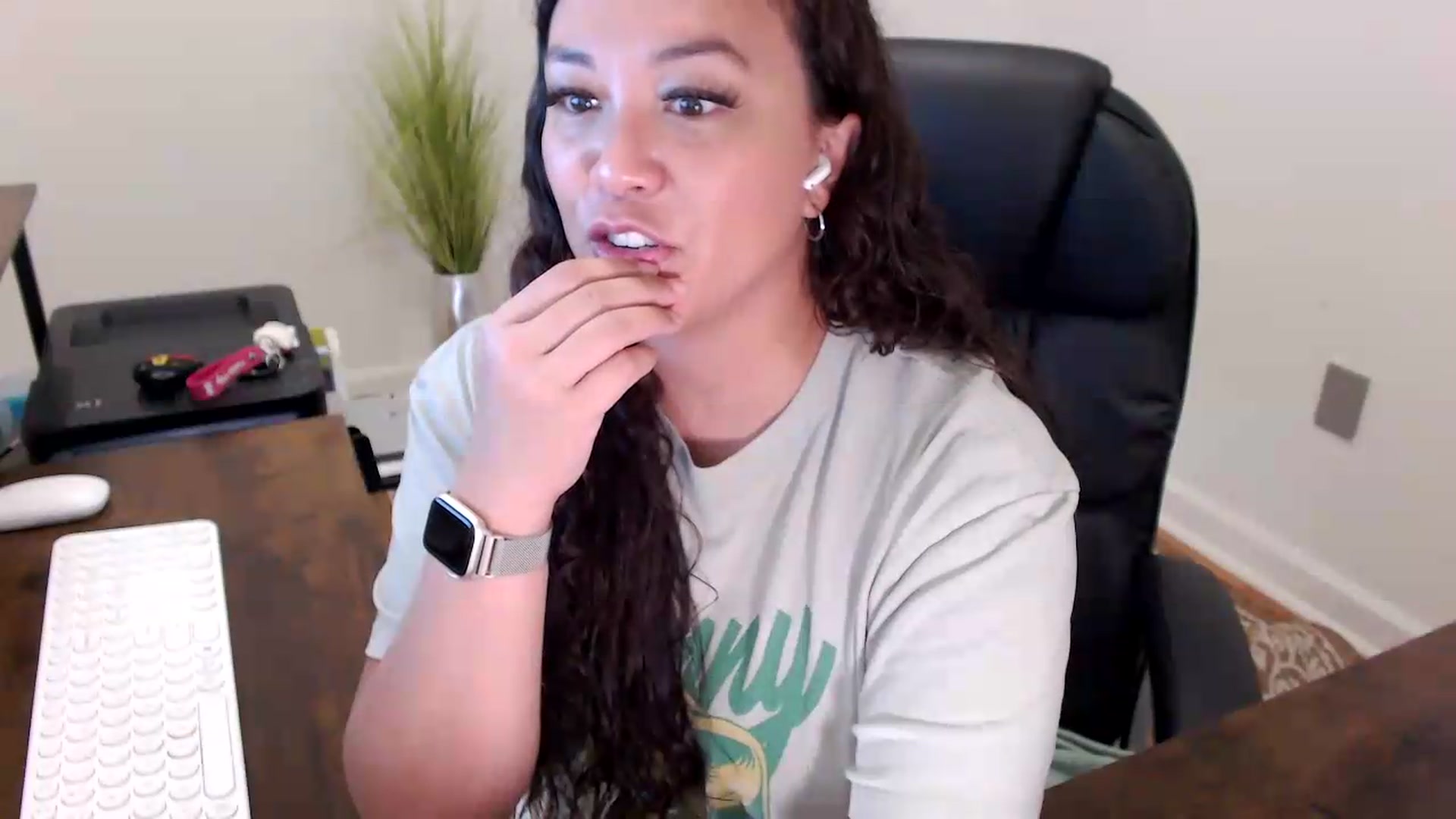 Gallery image thumbnail from MickaylaStar's myfreecams stream on, 06/02/2026, 17:07 image 3 of 20