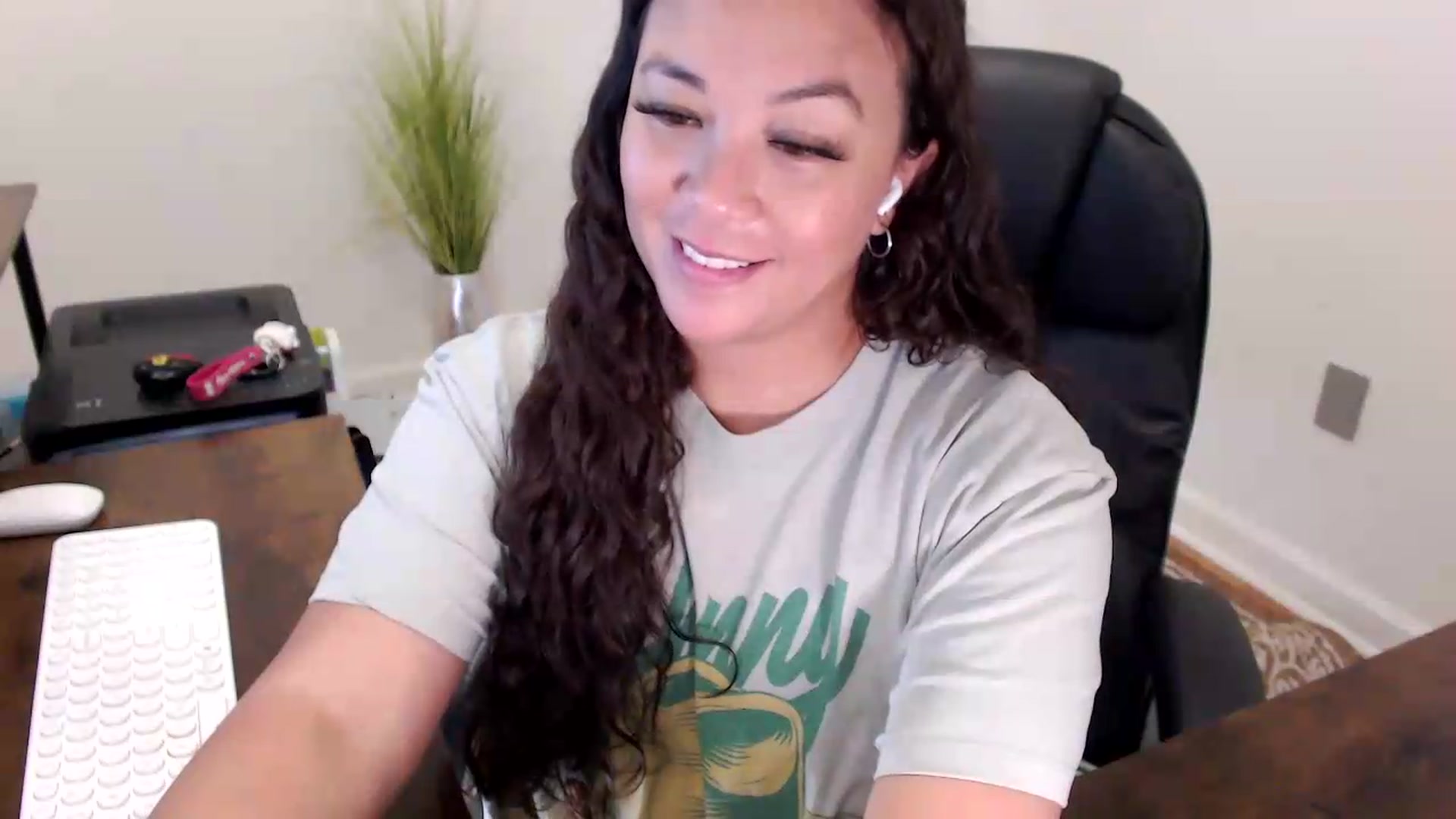 Gallery image thumbnail from MickaylaStar's myfreecams stream on, 06/02/2026, 17:07 image 11 of 20