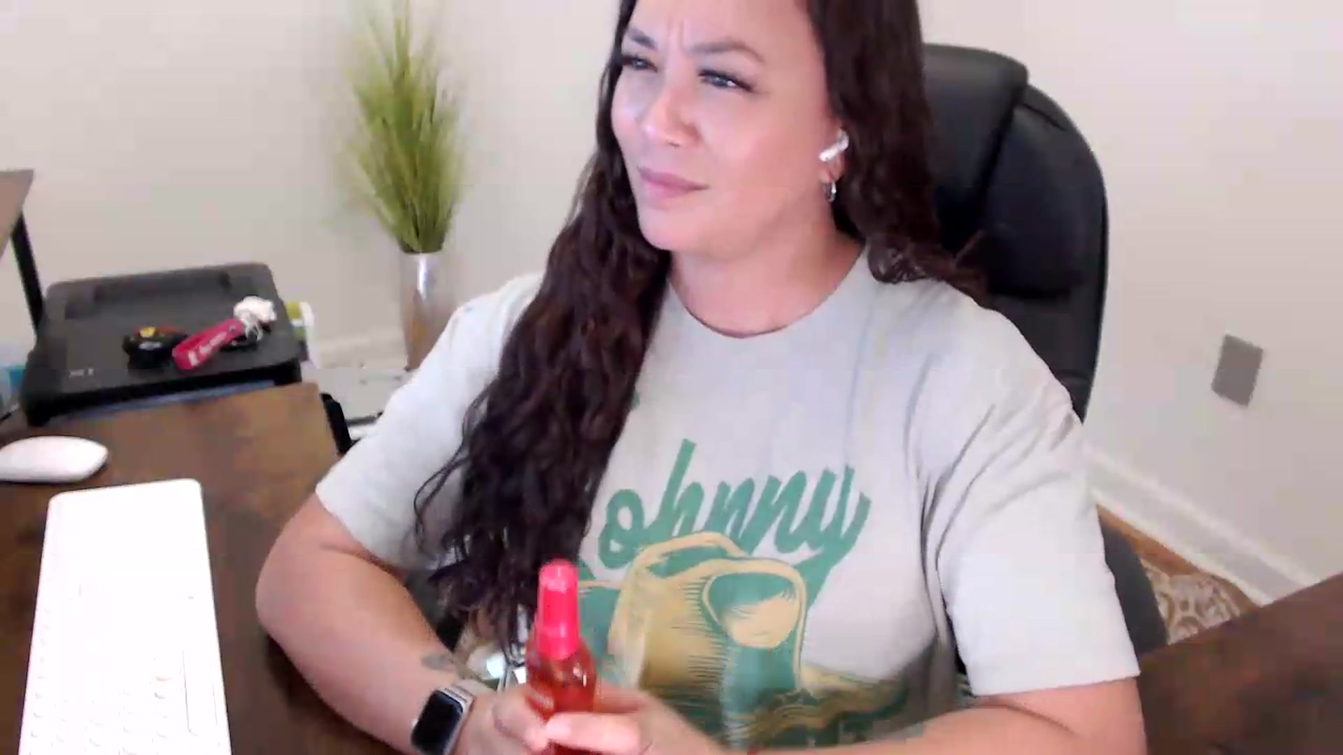 Gallery image thumbnail from MickaylaStar's myfreecams stream on, 06/02/2026, 17:07 image 17 of 20
