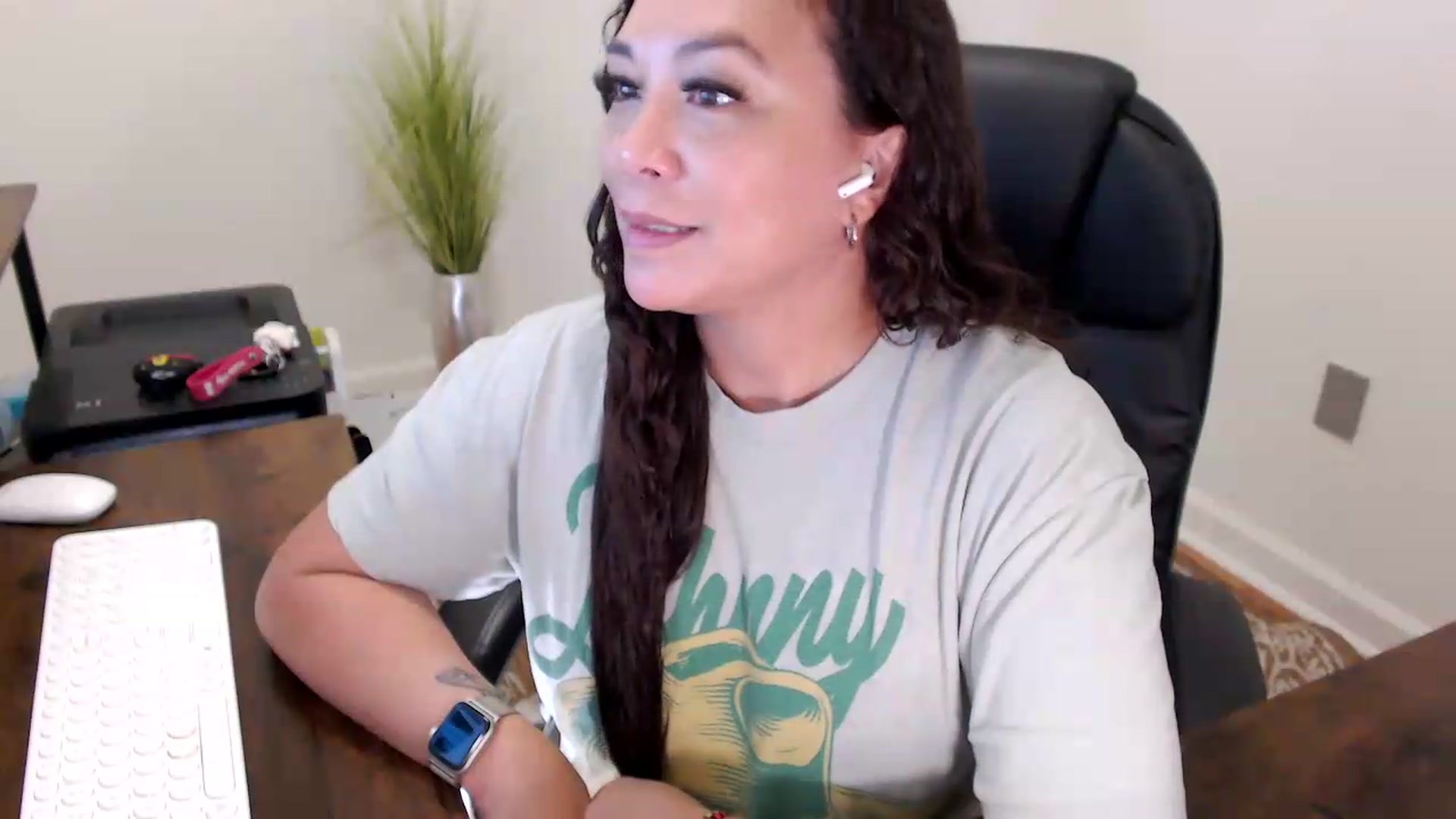 Gallery image thumbnail from MickaylaStar's myfreecams stream on, 06/02/2026, 17:07 image 16 of 20