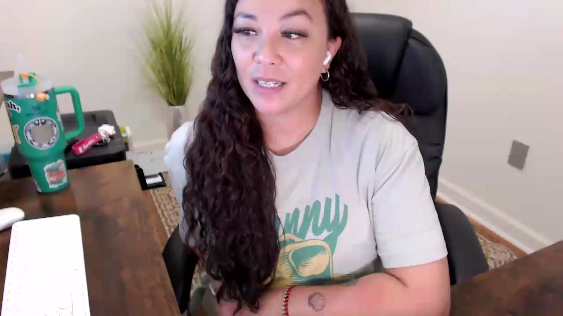 Gallery image thumbnail from MickaylaStar's myfreecams stream on, 06/02/2026, 18:01 image 15 of 20