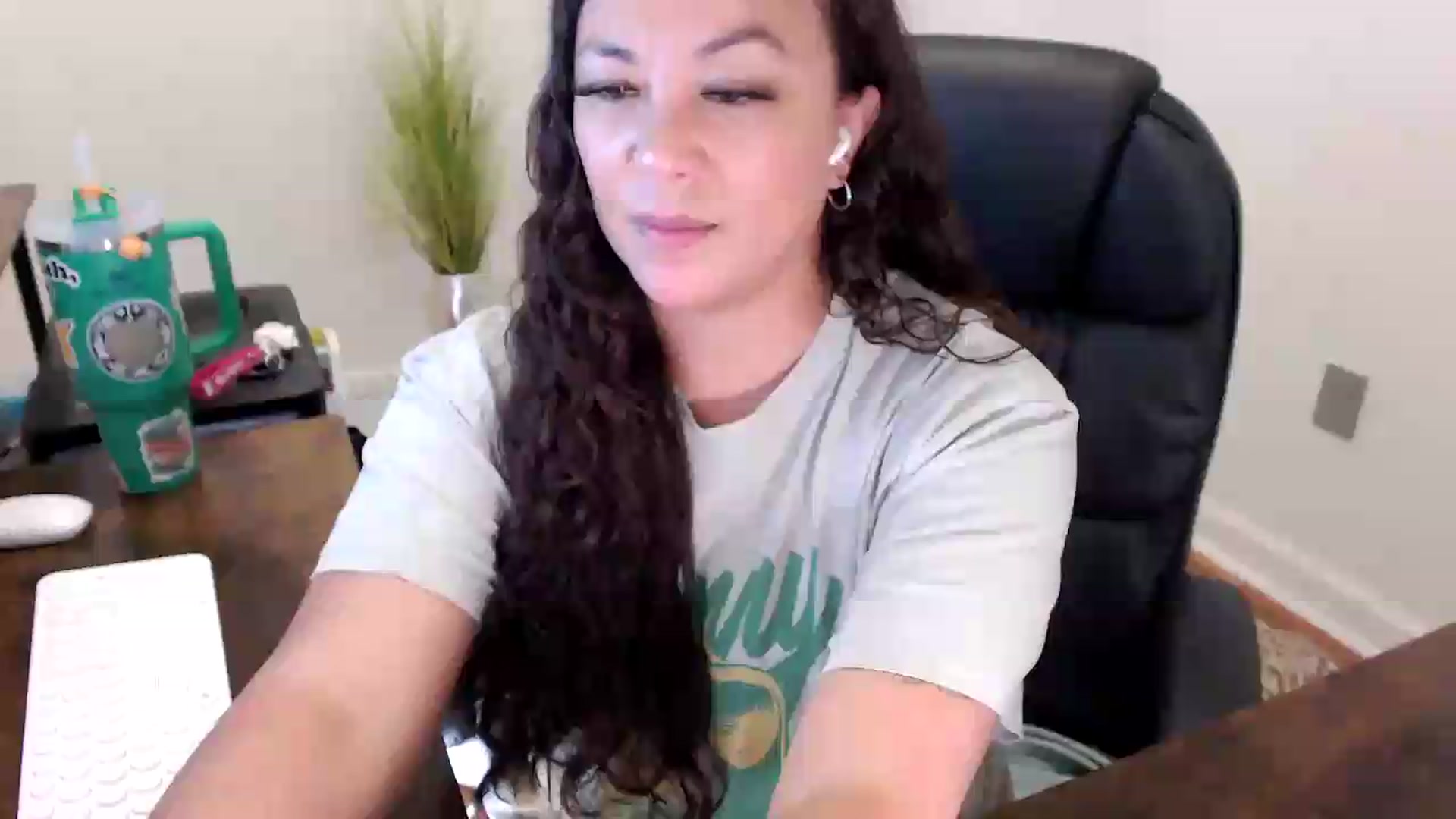 Gallery image thumbnail from MickaylaStar's myfreecams stream on, 06/02/2026, 18:01 image 1 of 20
