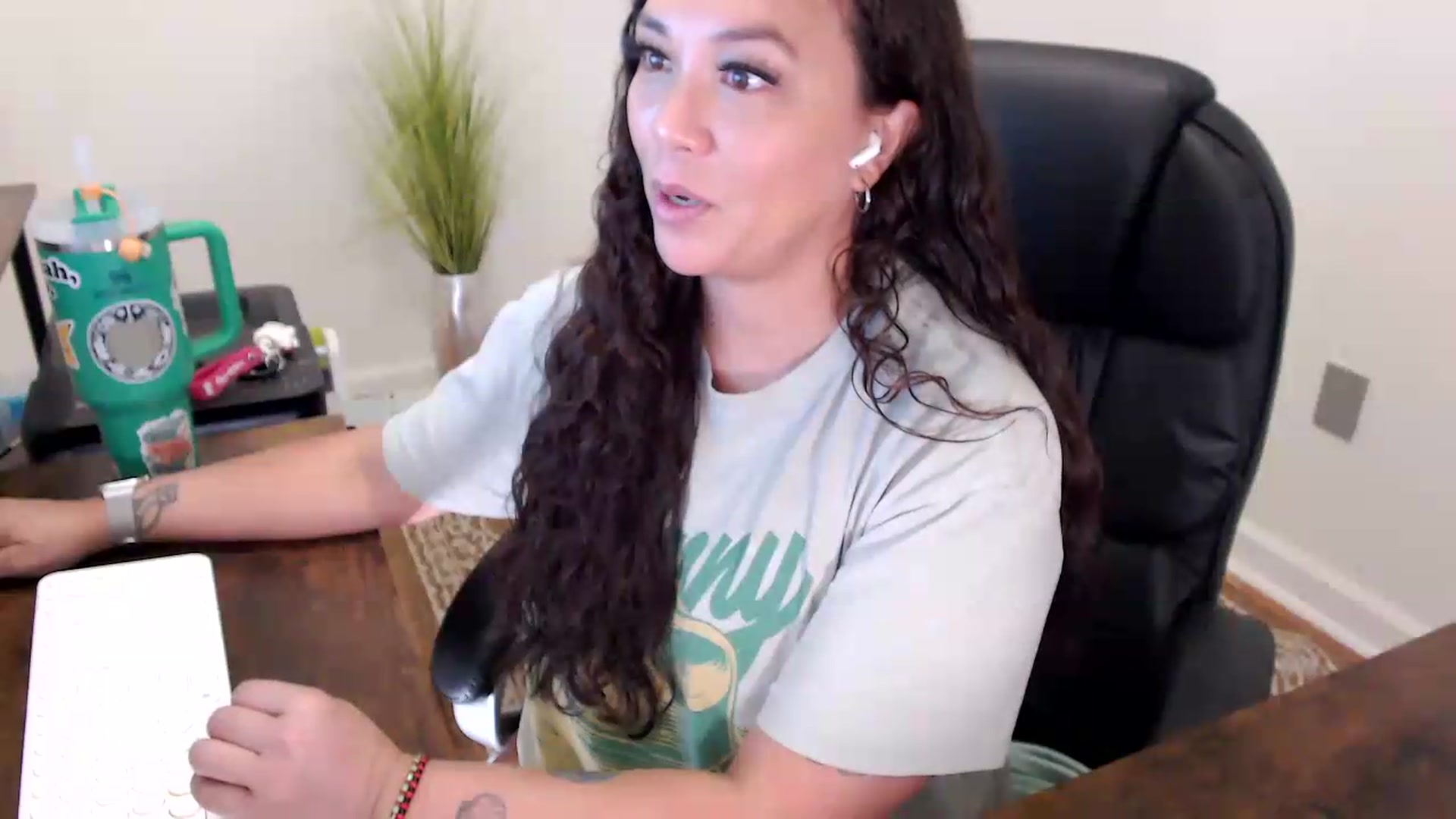 Gallery image thumbnail from MickaylaStar's myfreecams stream on, 06/02/2026, 18:01 image 6 of 20