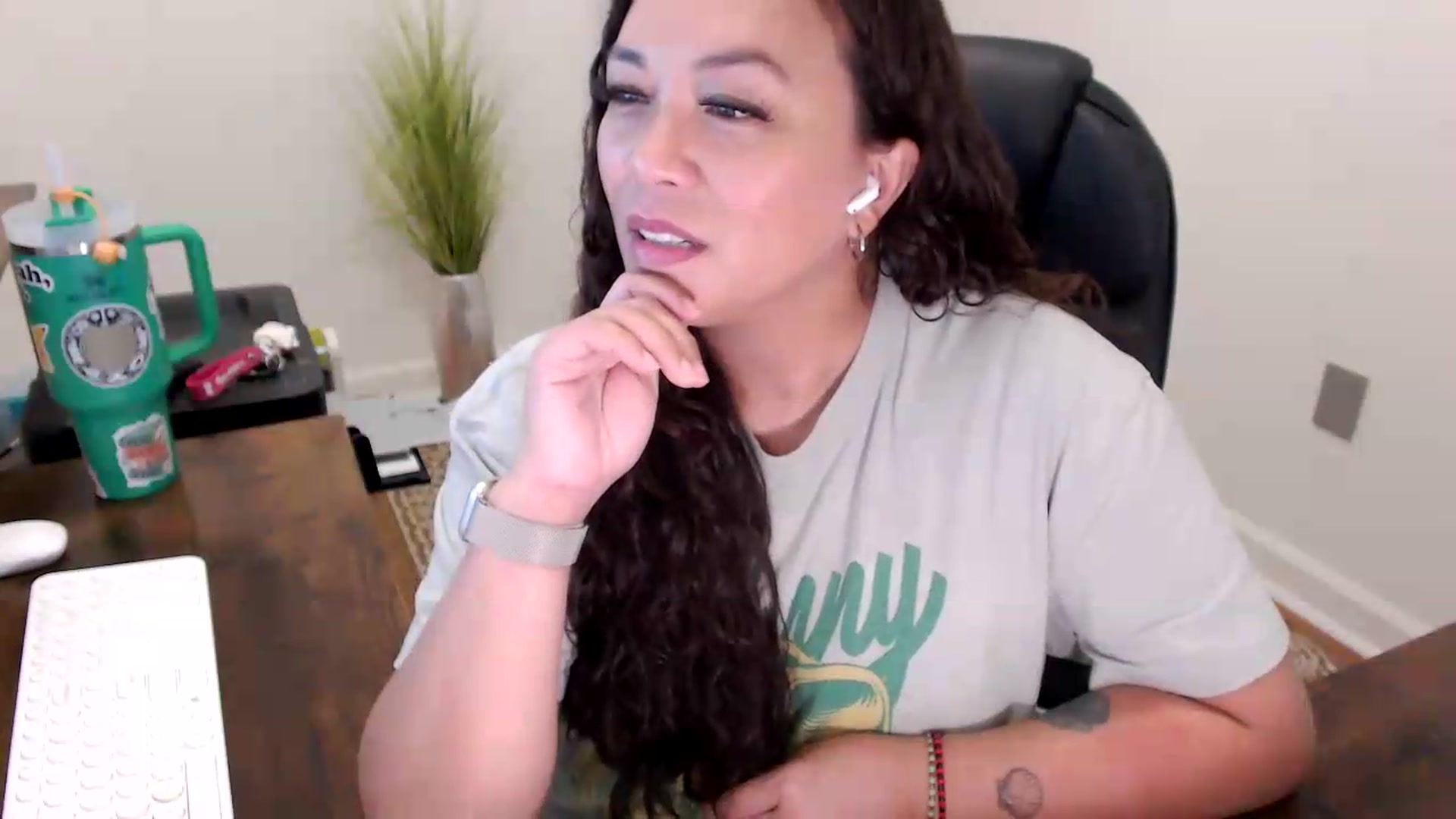 Gallery image thumbnail from MickaylaStar's myfreecams stream on, 06/02/2026, 18:01 image 18 of 20