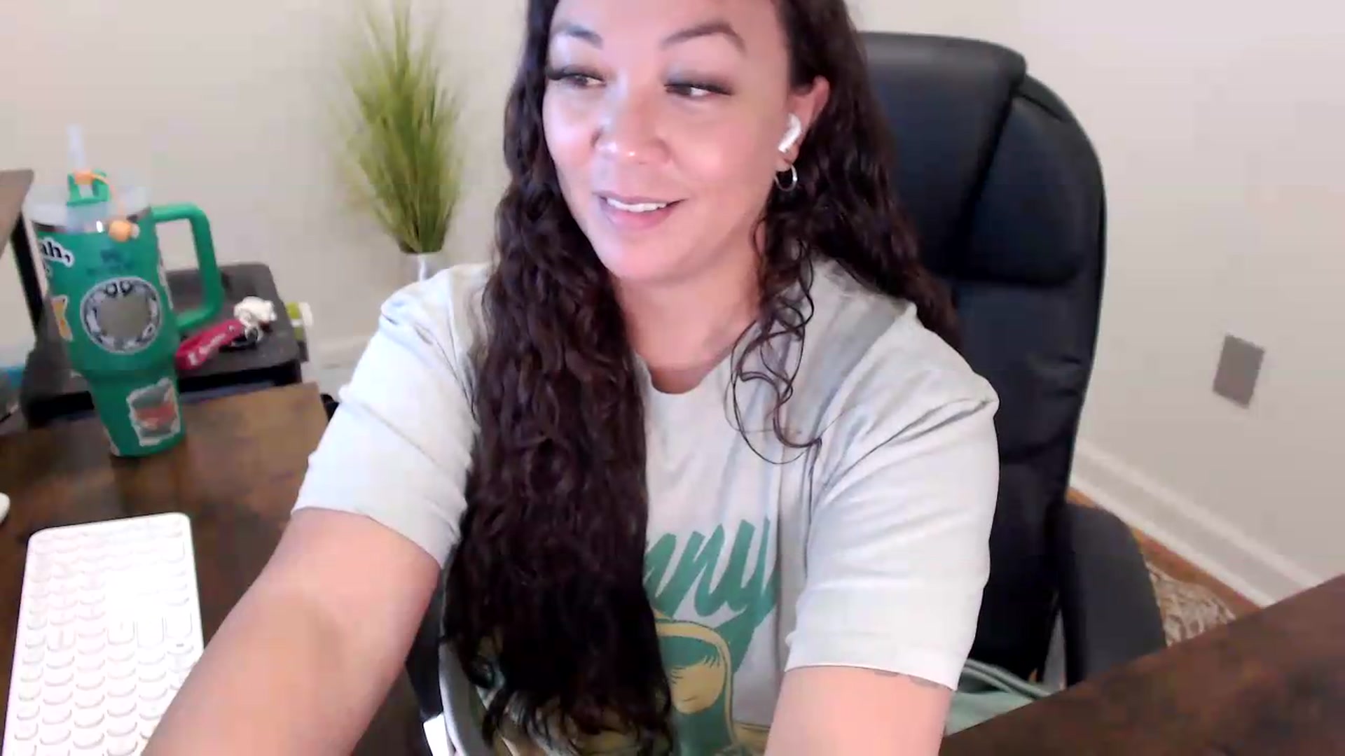 Gallery image thumbnail from MickaylaStar's myfreecams stream on, 06/02/2026, 18:01 image 9 of 20