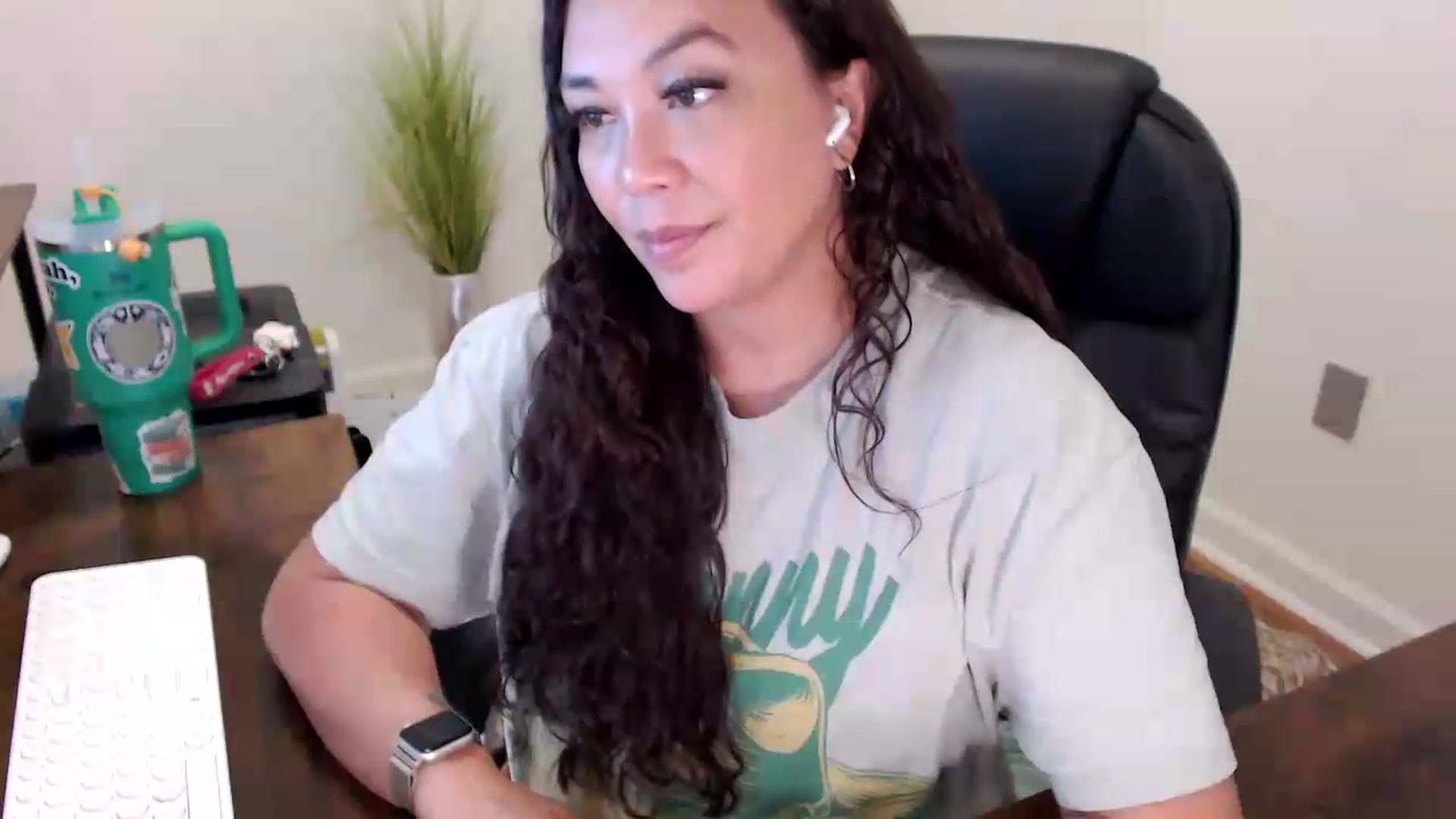 Gallery image thumbnail from MickaylaStar's myfreecams stream on, 06/02/2026, 18:01 image 10 of 20