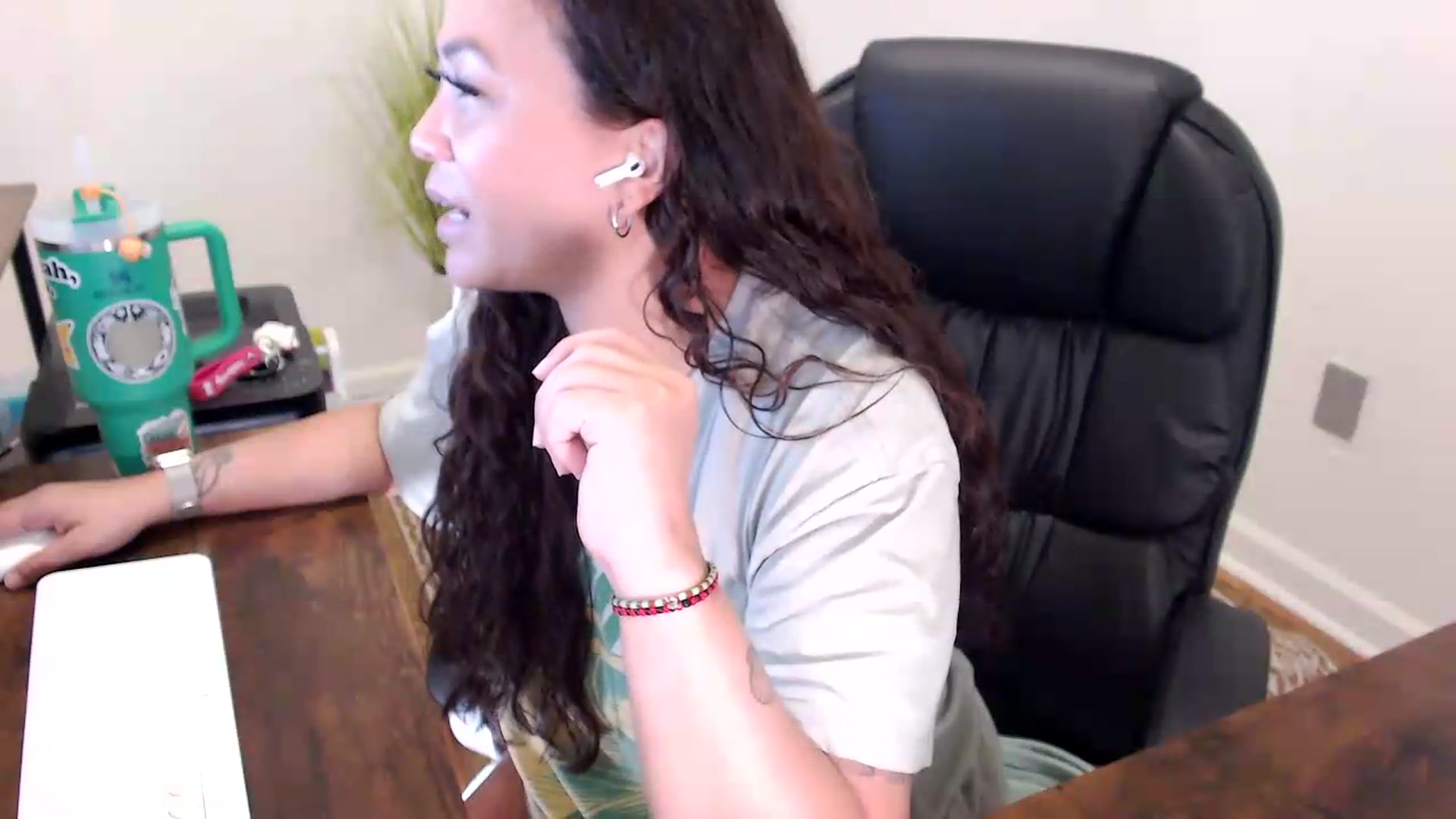 Gallery image thumbnail from MickaylaStar's myfreecams stream on, 06/02/2026, 18:01 image 4 of 20
