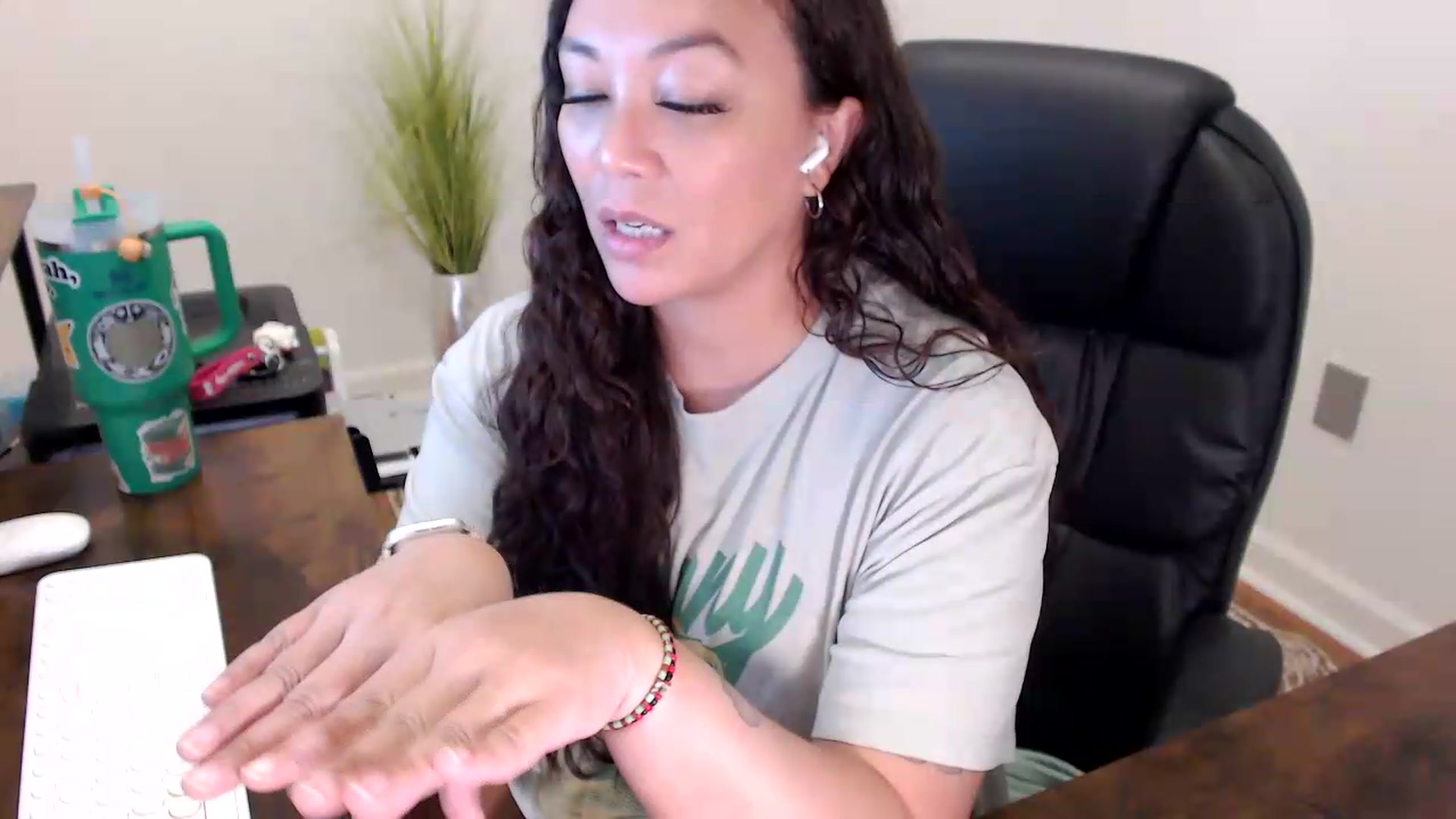 Gallery image thumbnail from MickaylaStar's myfreecams stream on, 06/02/2026, 18:01 image 3 of 20