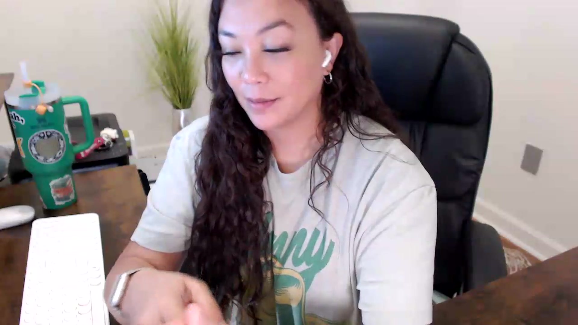 Gallery image thumbnail from MickaylaStar's myfreecams stream on, 06/02/2026, 18:56 image 18 of 20