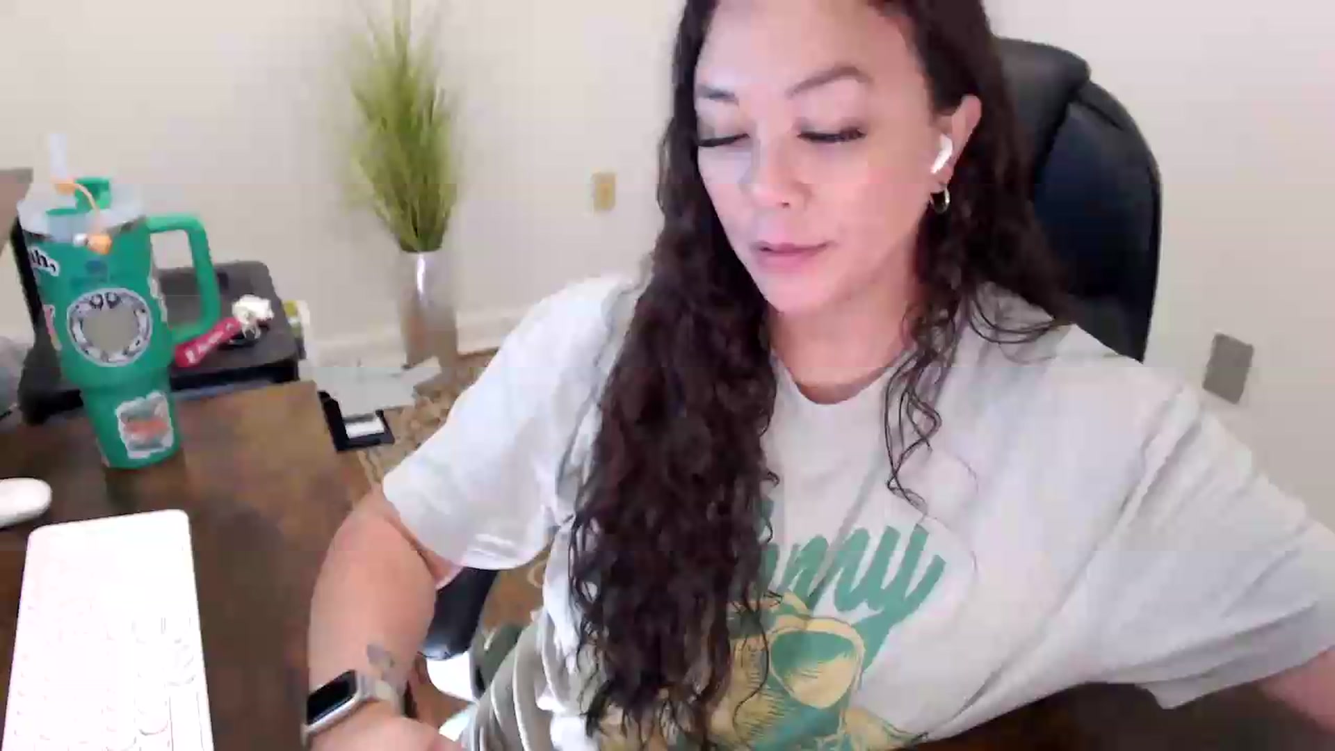 Gallery image thumbnail from MickaylaStar's myfreecams stream on, 06/02/2026, 18:56 image 7 of 20