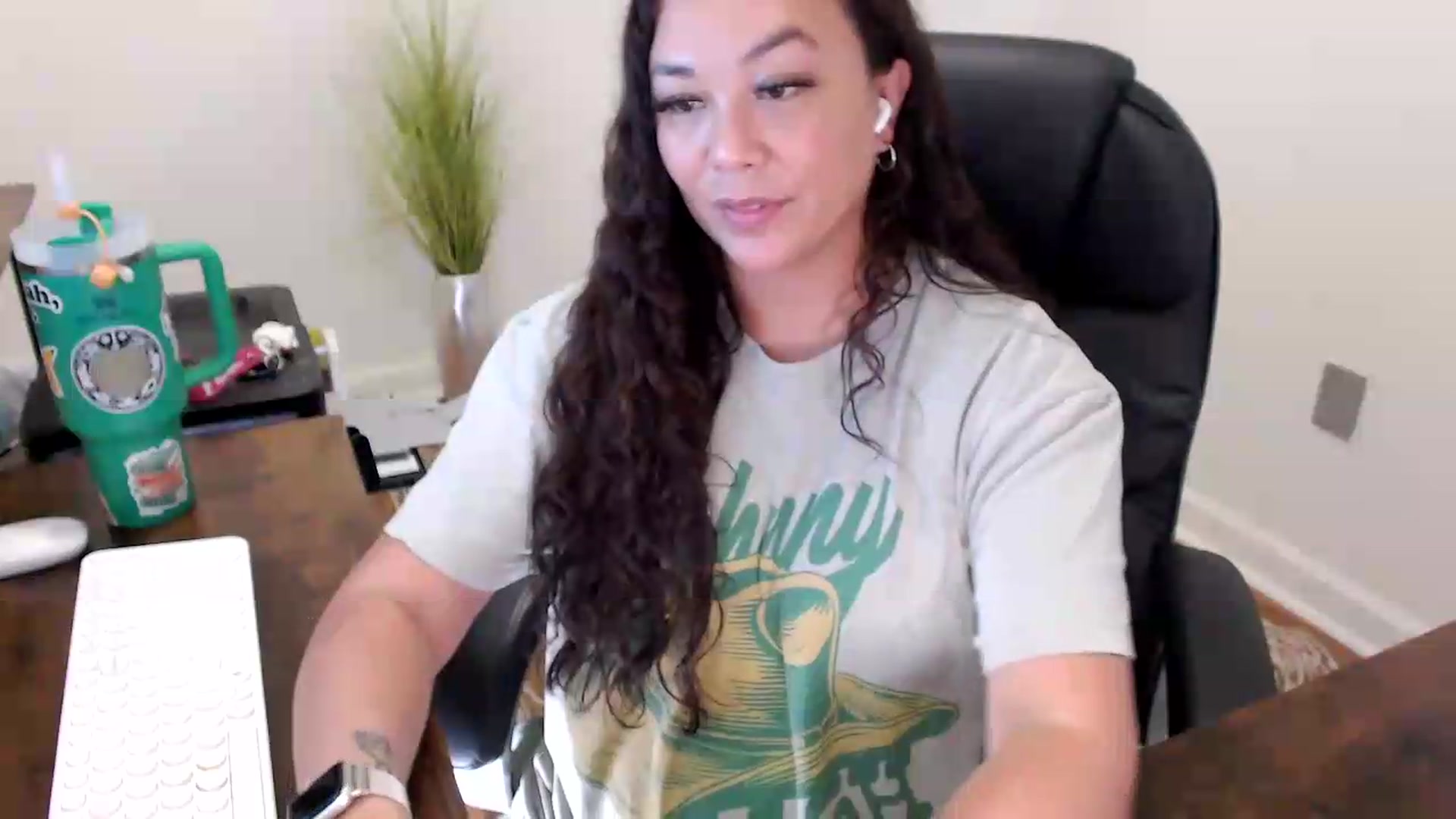 Gallery image thumbnail from MickaylaStar's myfreecams stream on, 06/02/2026, 18:56 image 19 of 20