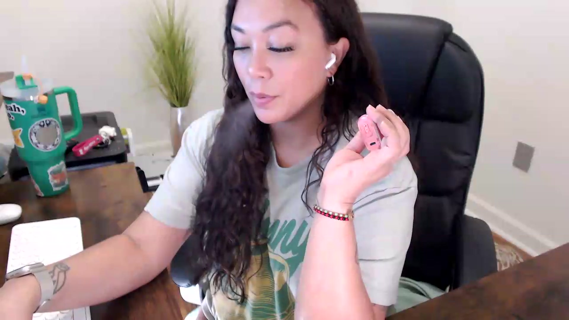 Gallery image thumbnail from MickaylaStar's myfreecams stream on, 06/02/2026, 18:56 image 8 of 20