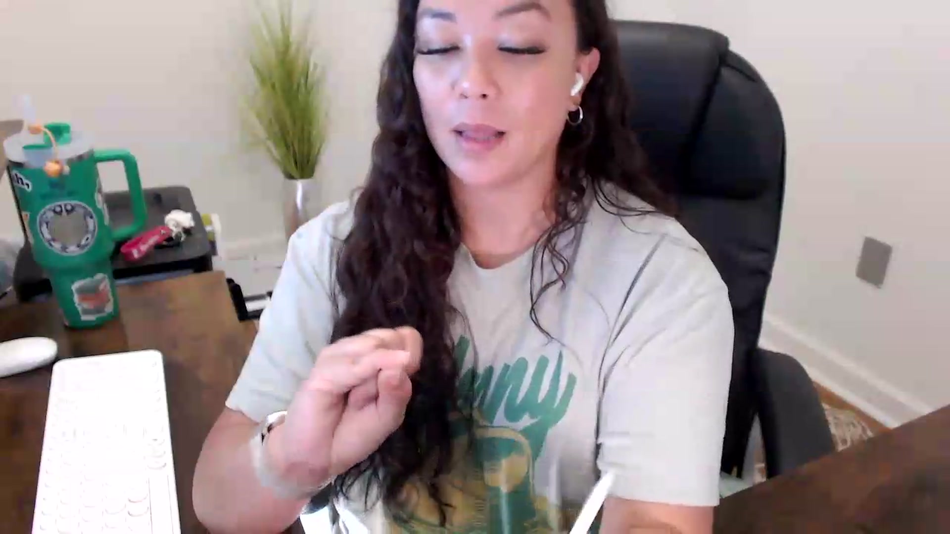 Gallery image thumbnail from MickaylaStar's myfreecams stream on, 06/02/2026, 18:56 image 20 of 20