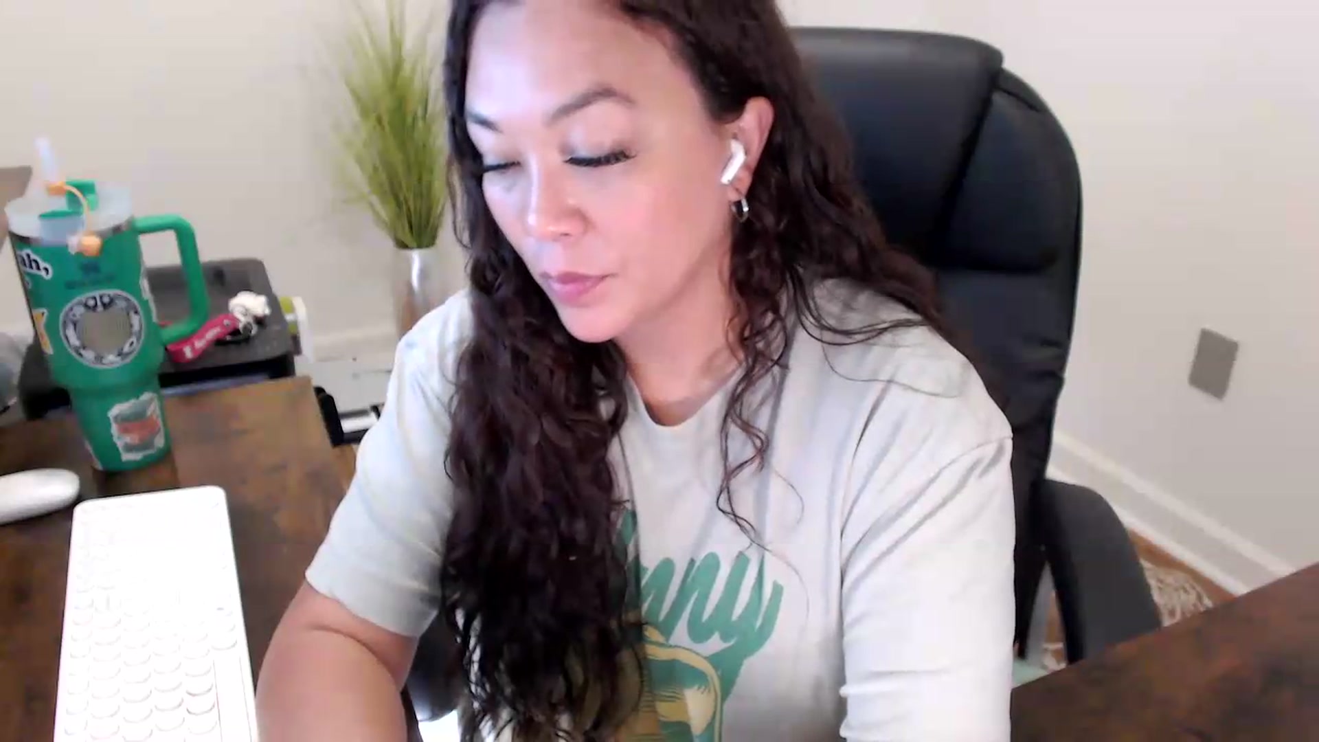 Gallery image thumbnail from MickaylaStar's myfreecams stream on, 06/02/2026, 18:56 image 14 of 20