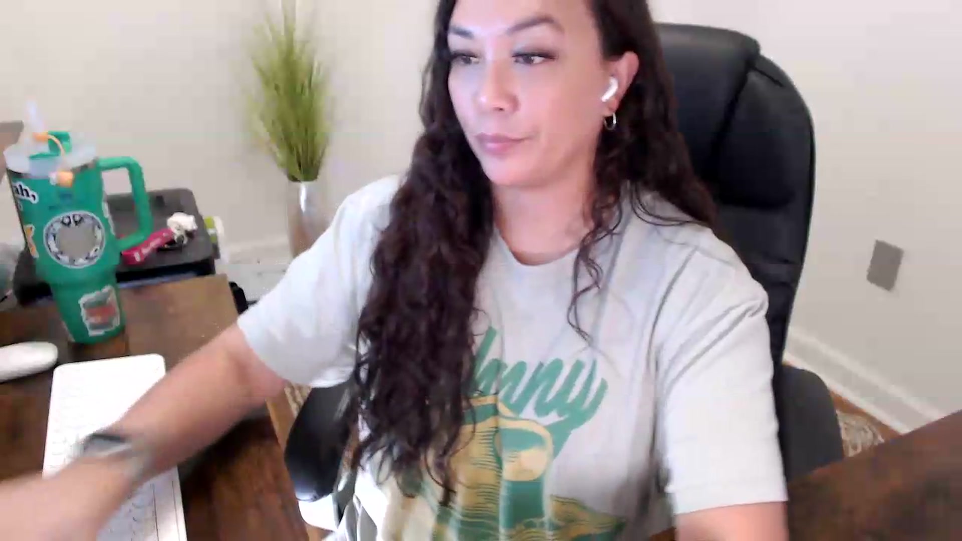 Gallery image thumbnail from MickaylaStar's myfreecams stream on, 06/02/2026, 18:56 image 16 of 20