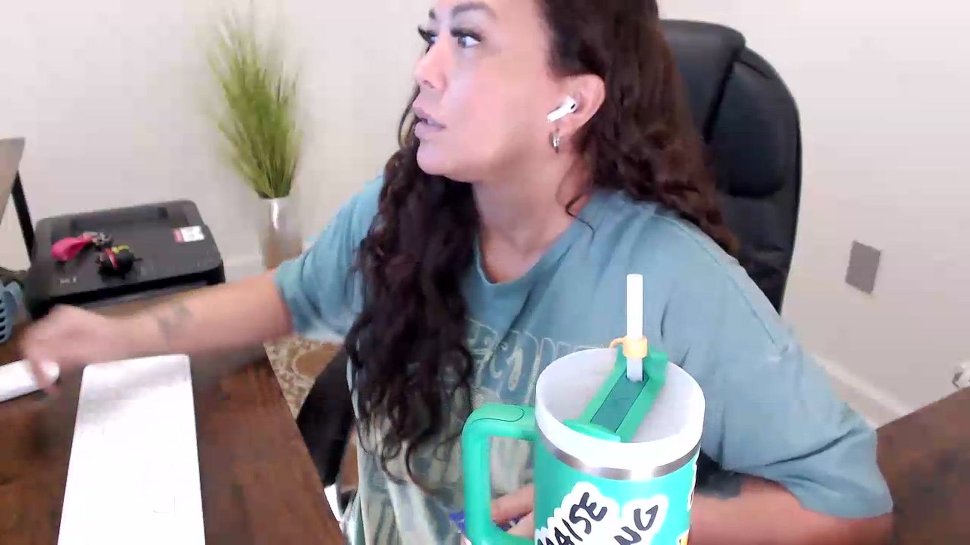 Gallery image thumbnail from MickaylaStar's myfreecams stream on, 06/03/2026, 16:13 image 2 of 20