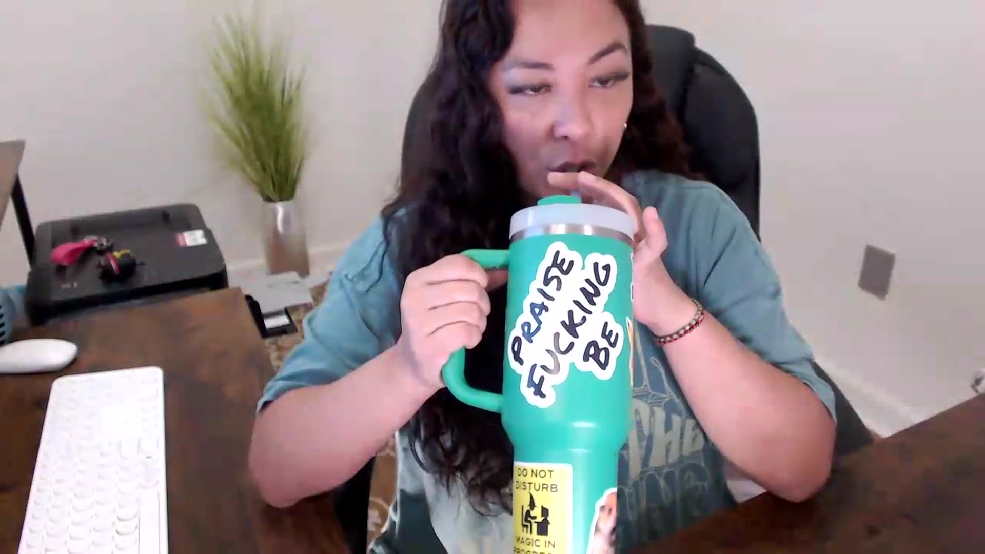 Gallery image thumbnail from MickaylaStar's myfreecams stream on, 06/03/2026, 17:03 image 6 of 20