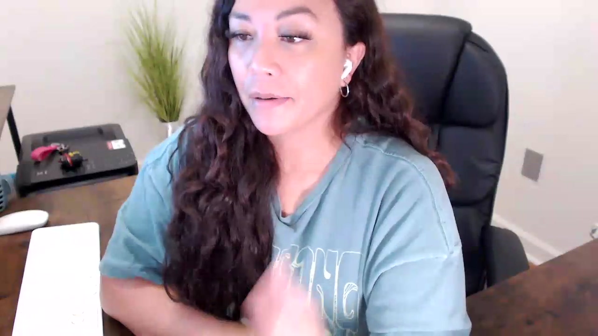 Gallery image thumbnail from MickaylaStar's myfreecams stream on, 06/03/2026, 17:03 image 4 of 20