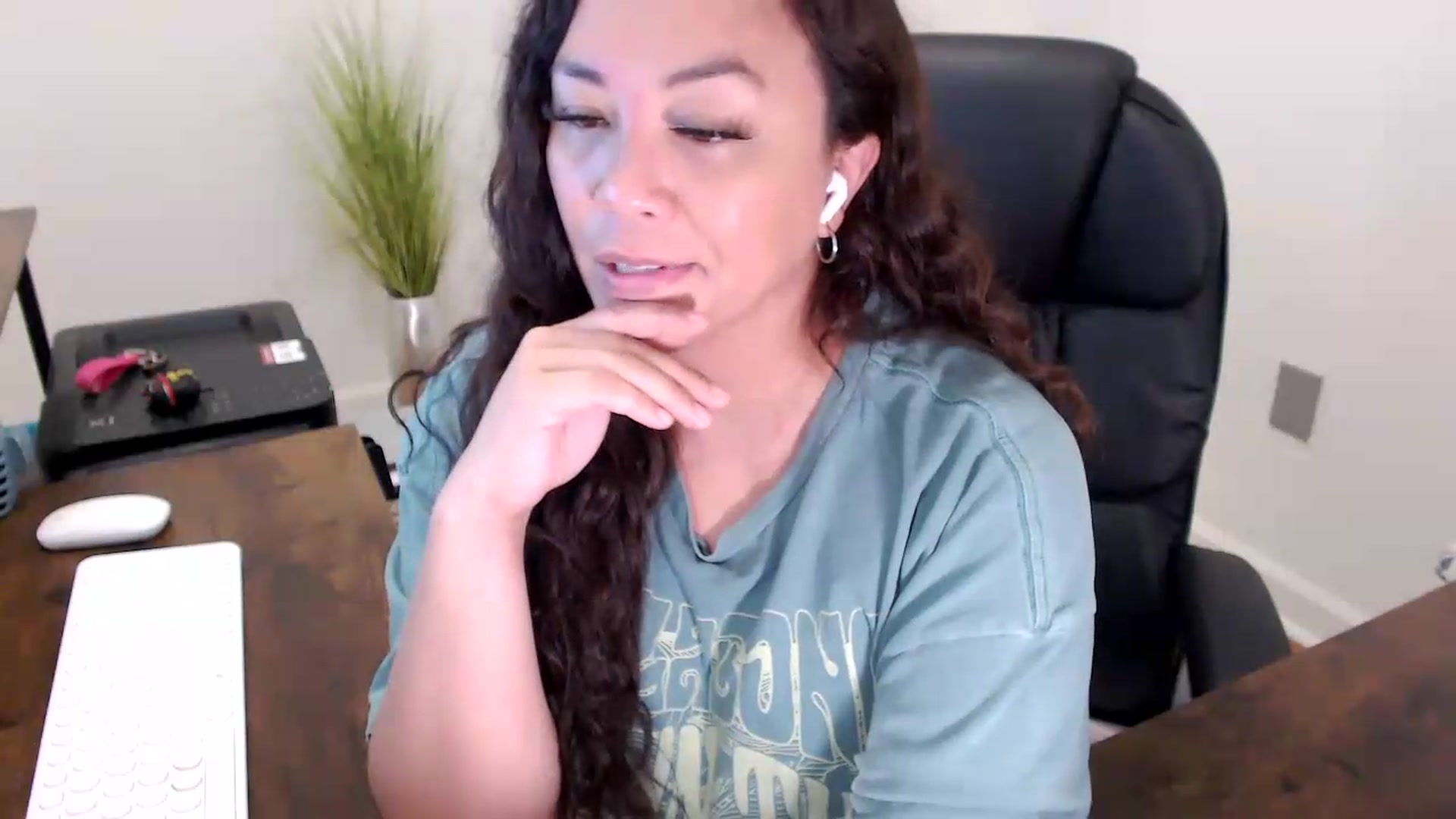Gallery image thumbnail from MickaylaStar's myfreecams stream on, 06/03/2026, 17:03 image 15 of 20