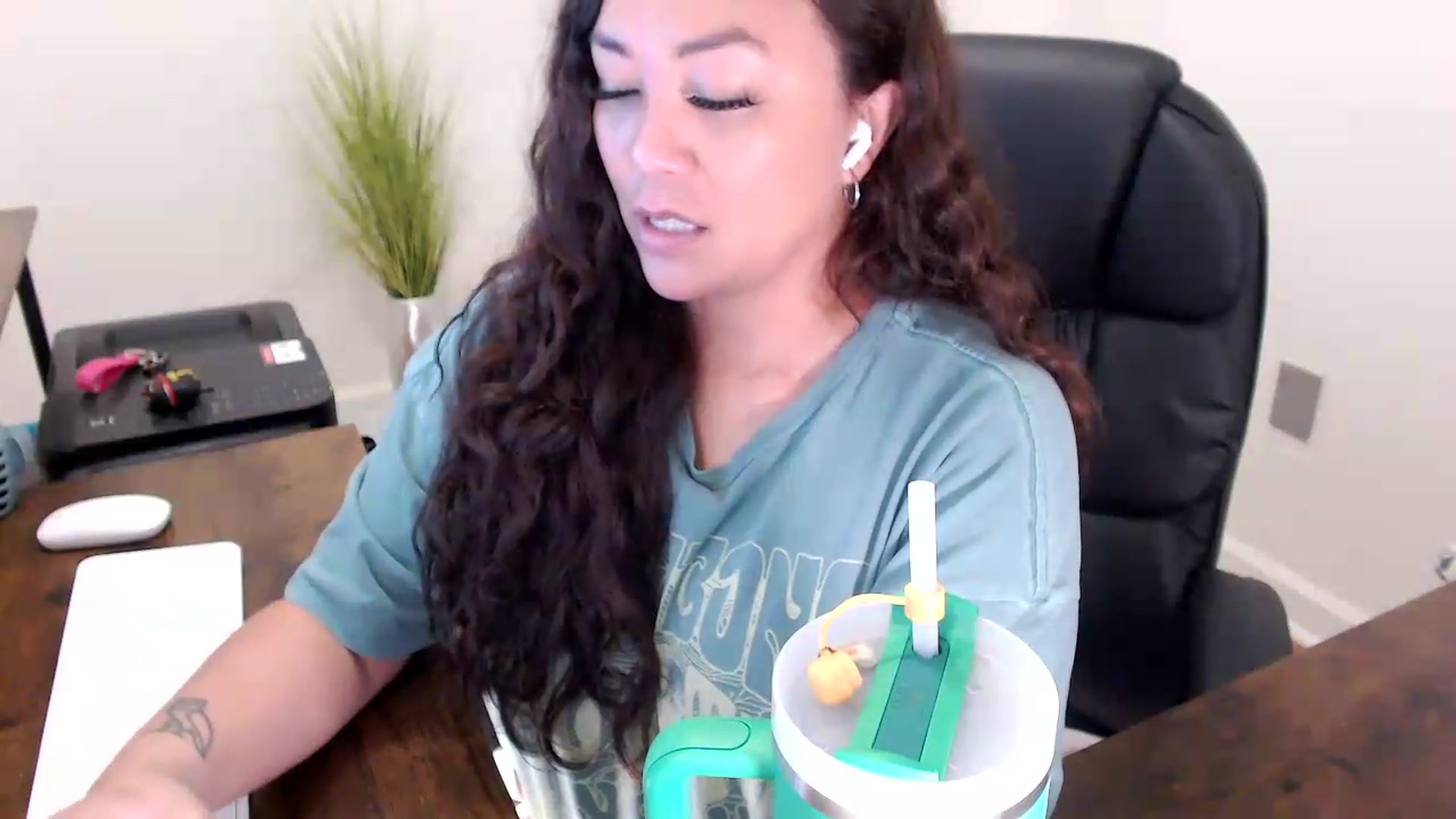 Gallery image thumbnail from MickaylaStar's myfreecams stream on, 06/03/2026, 17:03 image 7 of 20