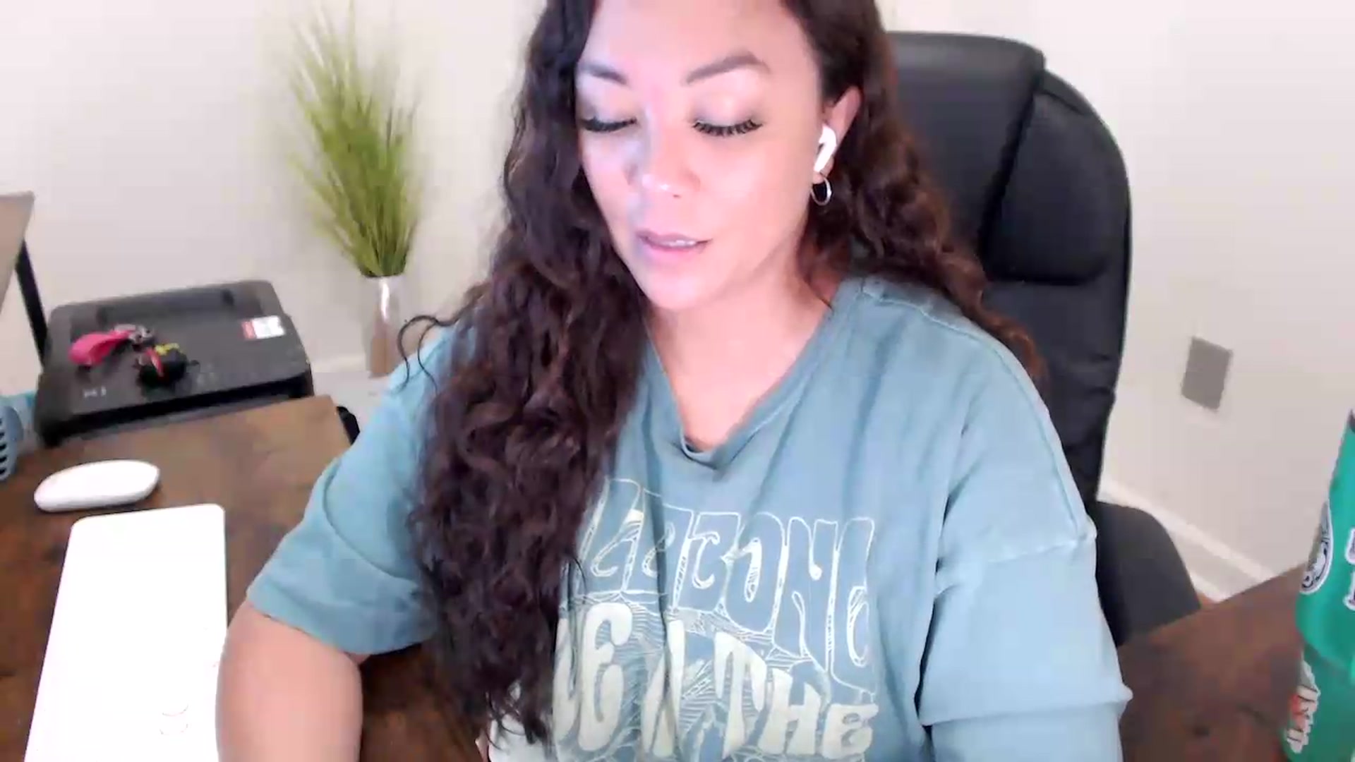 Gallery image thumbnail from MickaylaStar's myfreecams stream on, 06/03/2026, 17:03 image 11 of 20