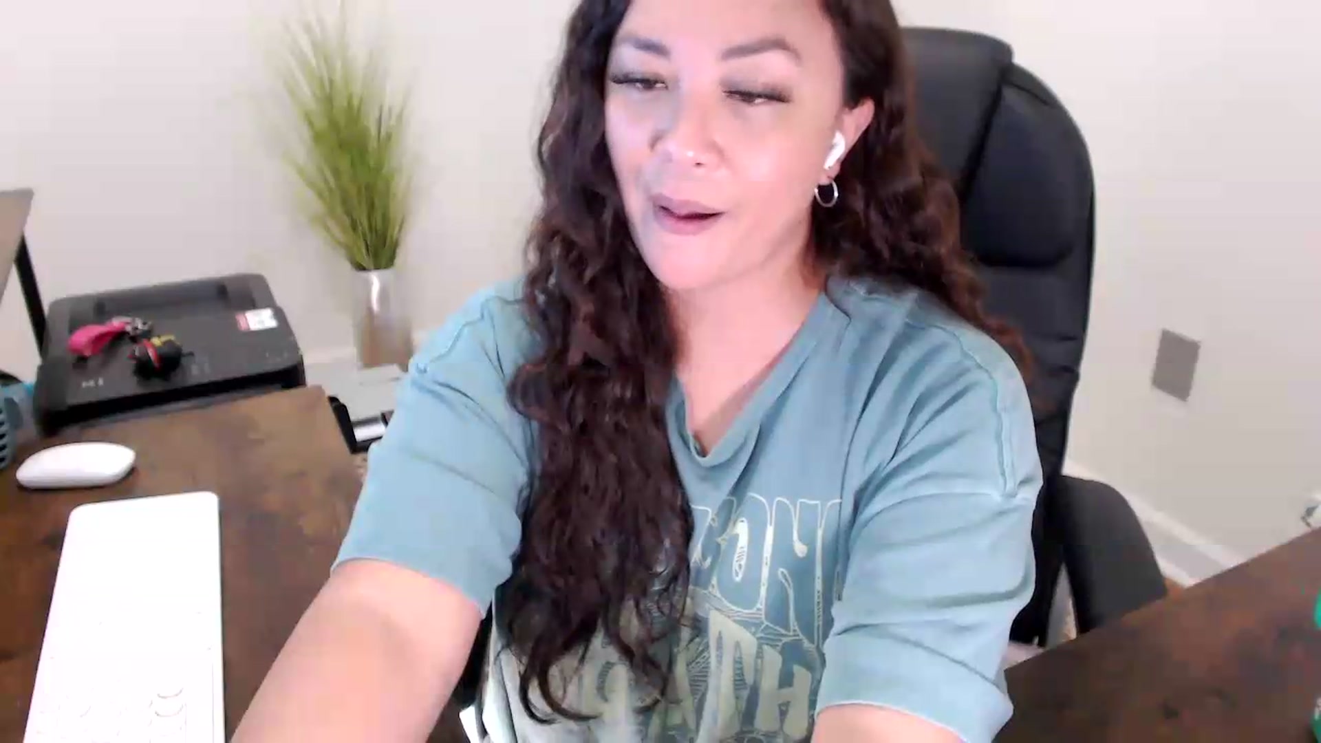 Gallery image thumbnail from MickaylaStar's myfreecams stream on, 06/03/2026, 17:34 image 15 of 20