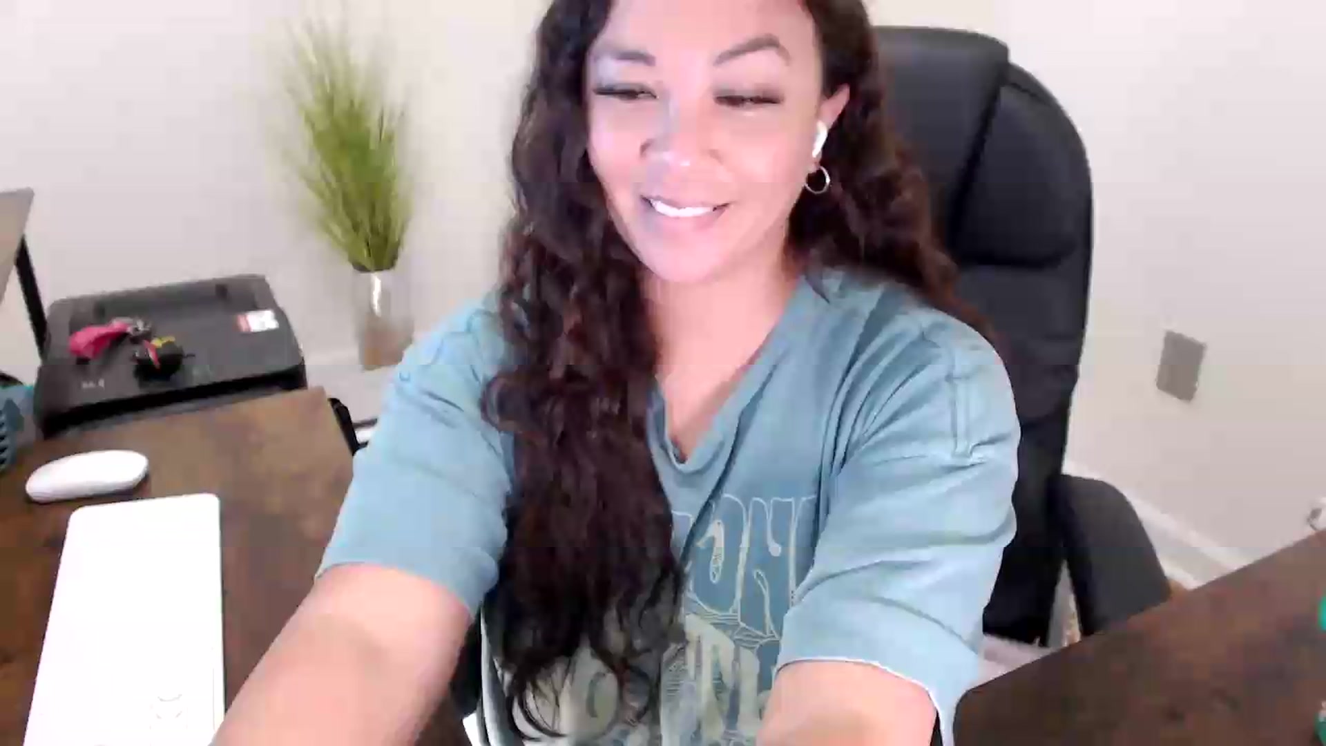Gallery image thumbnail from MickaylaStar's myfreecams stream on, 06/03/2026, 17:34 image 12 of 20