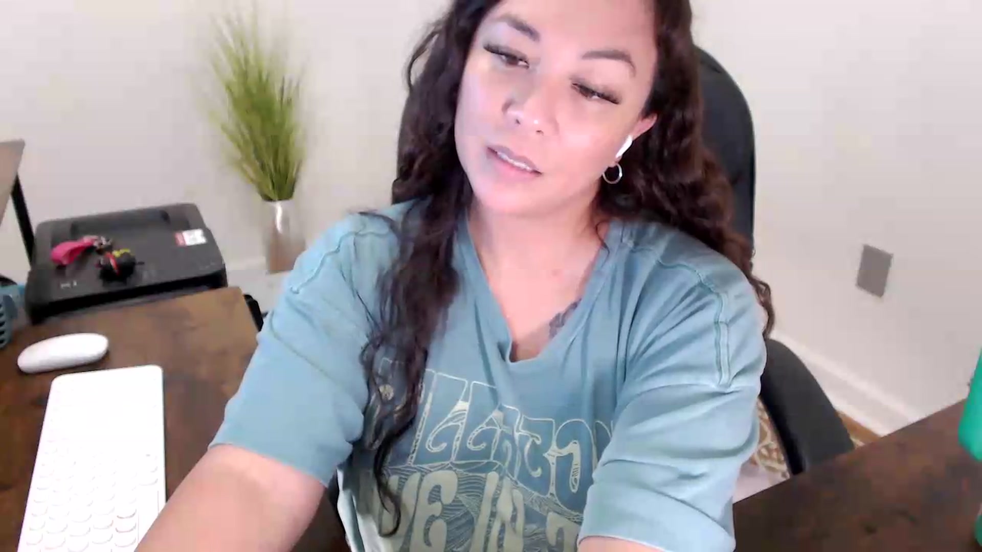 Gallery image thumbnail from MickaylaStar's myfreecams stream on, 06/03/2026, 17:34 image 20 of 20